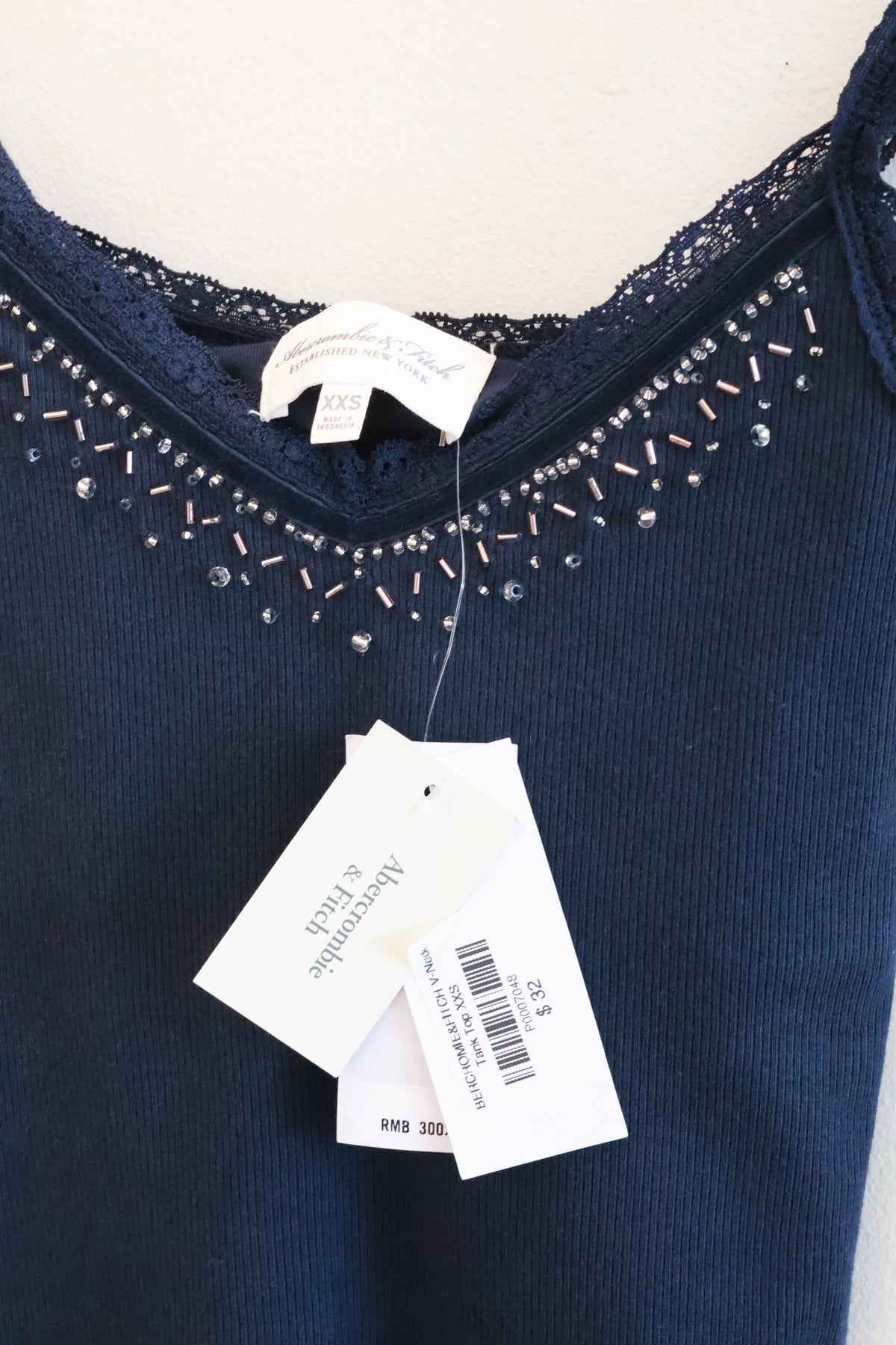 ABERCROMIE&FITCH V-Neck Tank Top