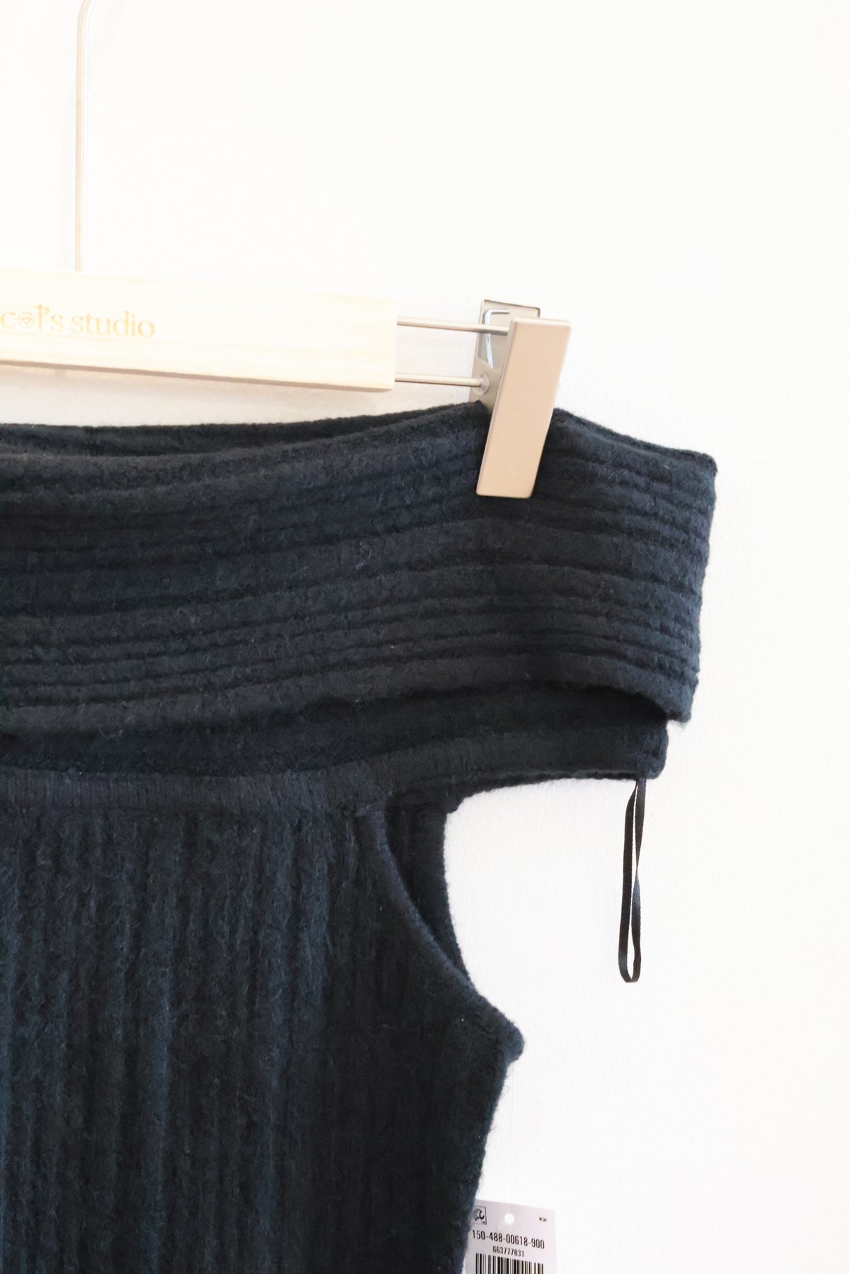 ABERCROMIE&FITCH Off Shoulder Top