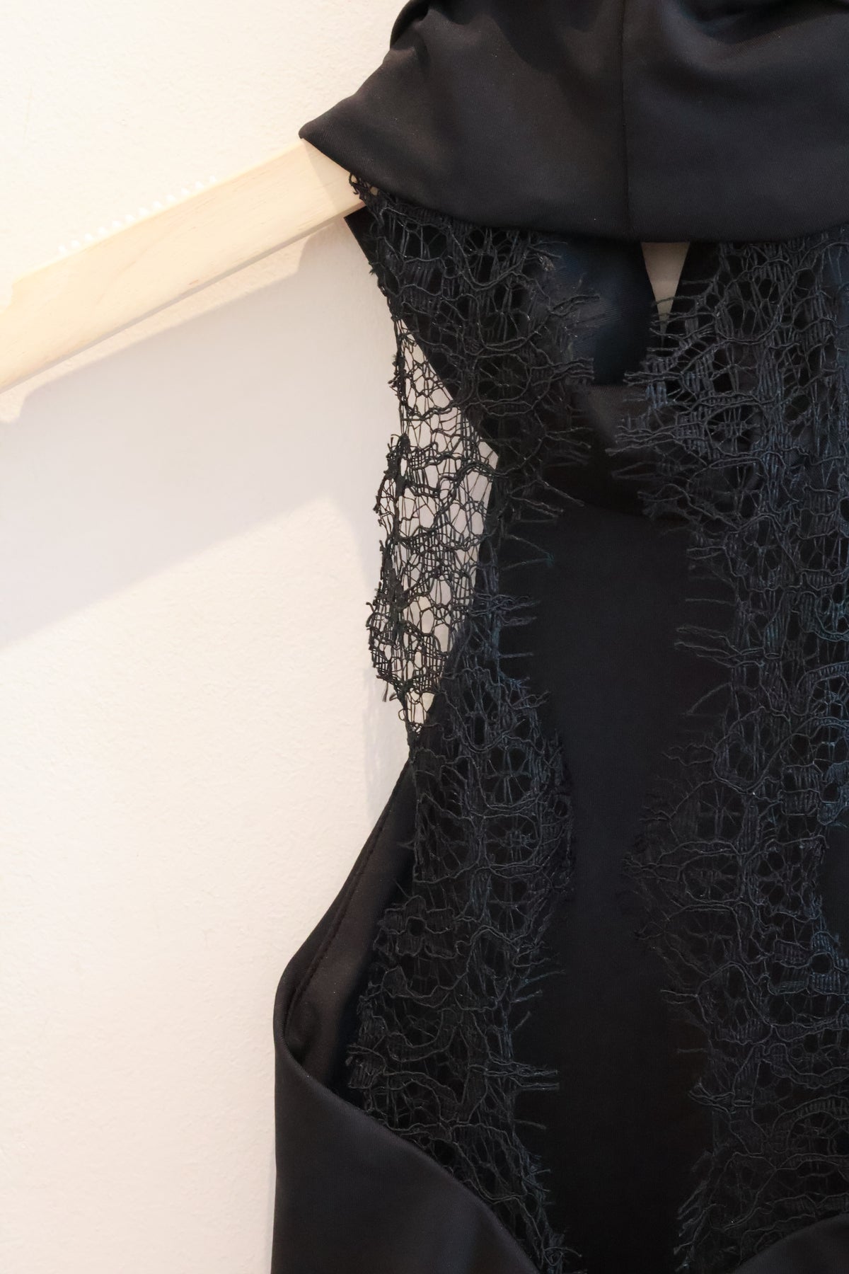 MONSERINE MUSE LACE TOP