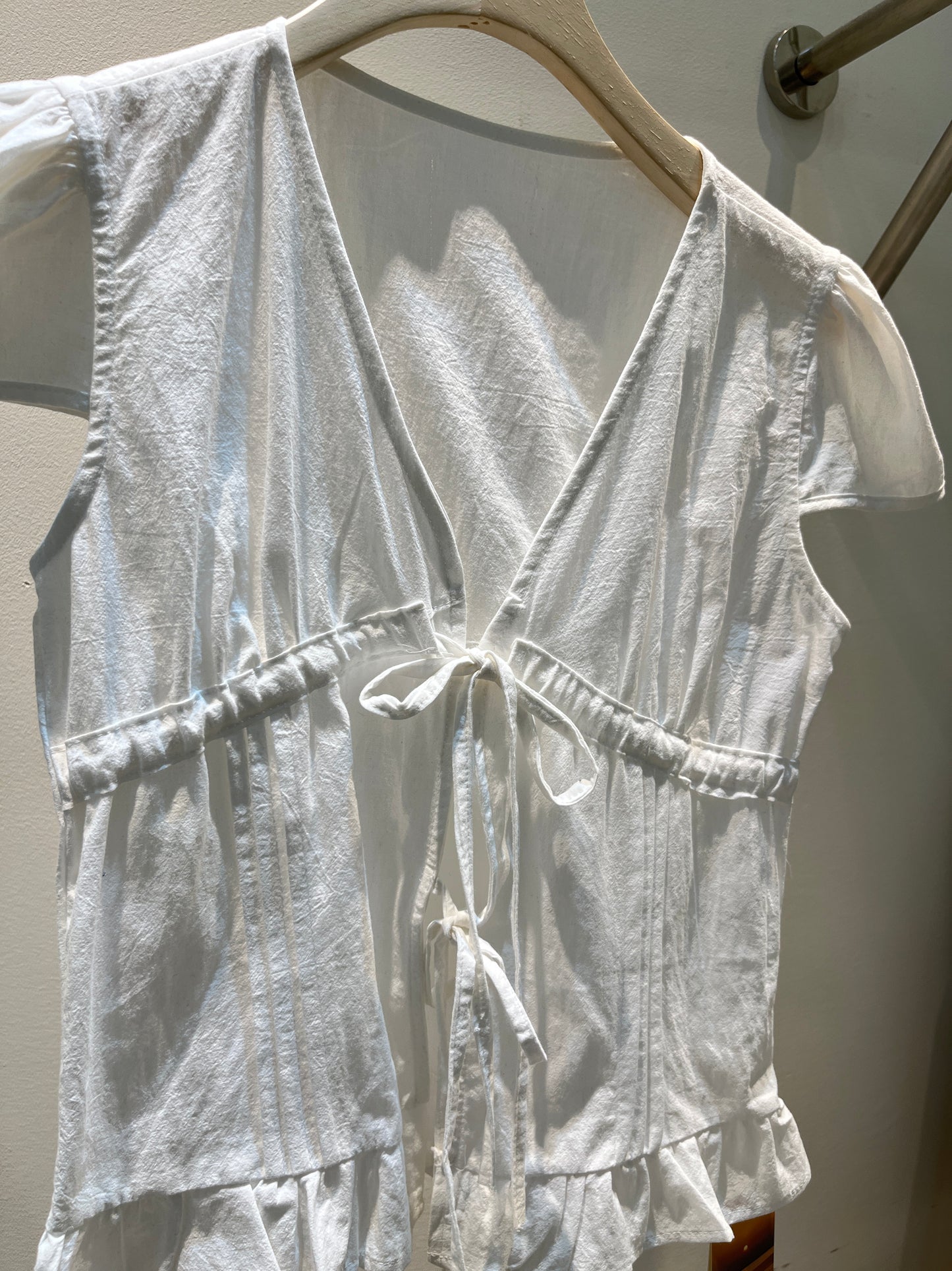 SHORT SLEEVE DESIGNED BLOUSE