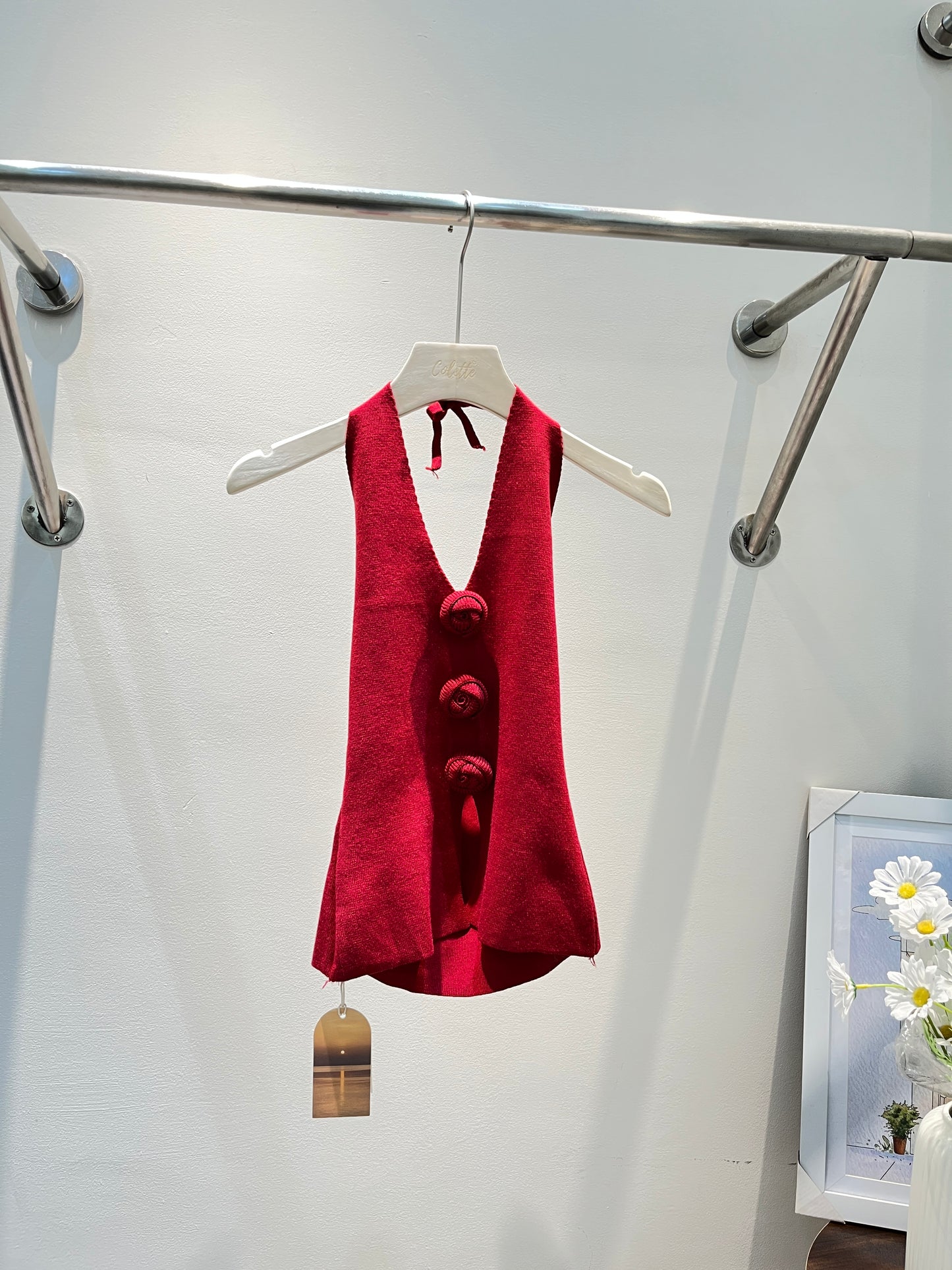 THREE ROSES HALTER TOP