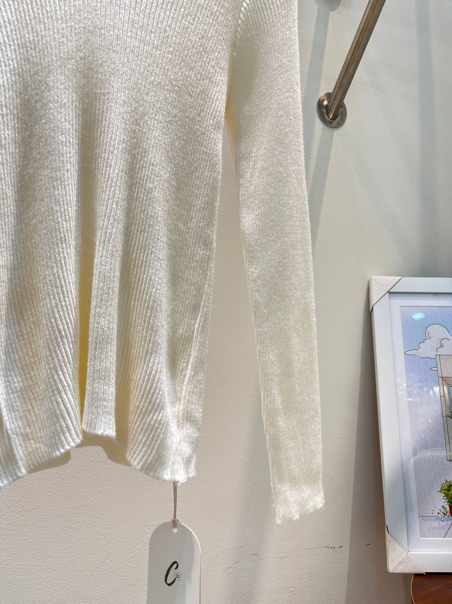 WHITE V NECK SWEATER