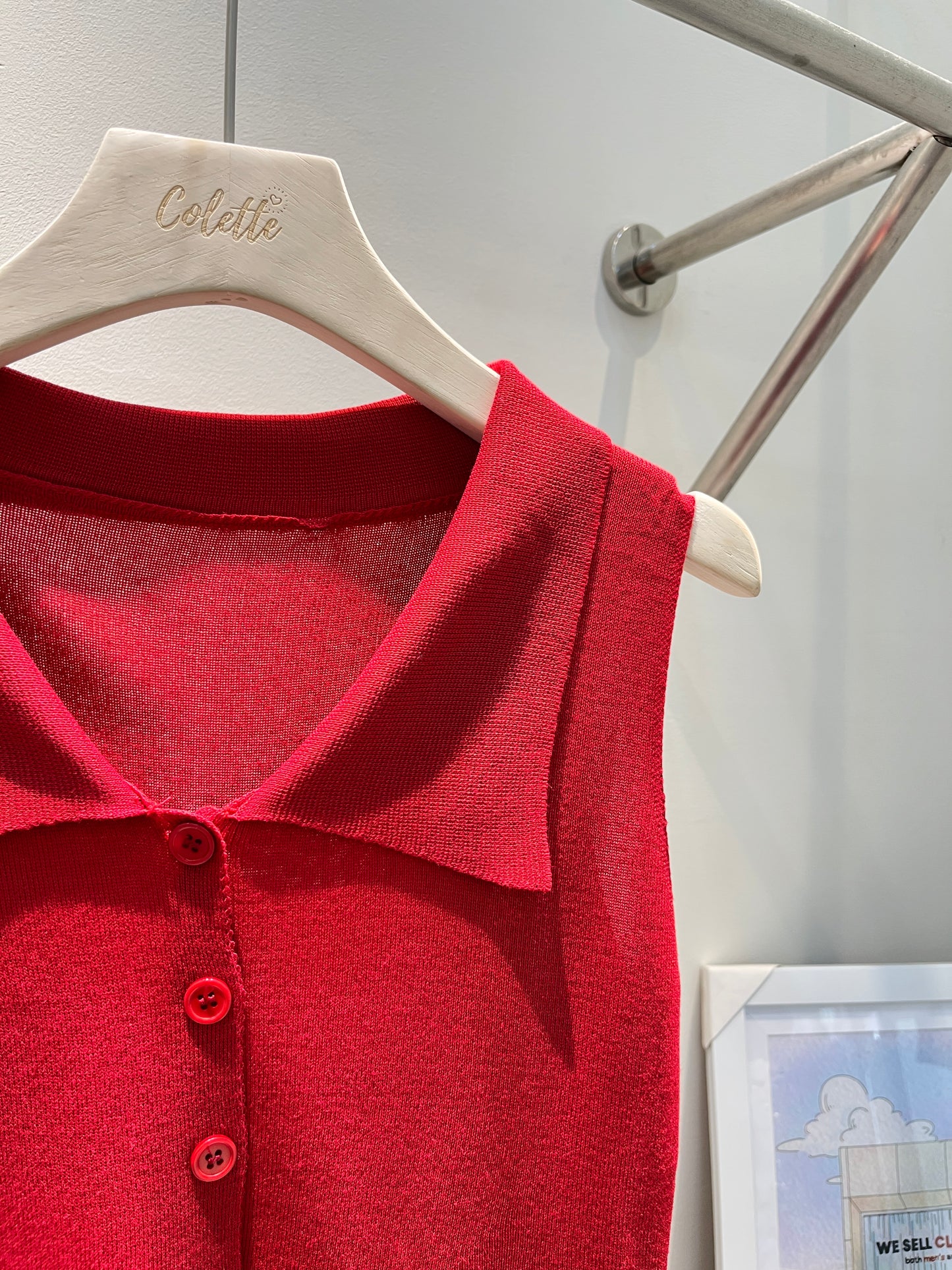 RED SLEEVELESS POLO TOP