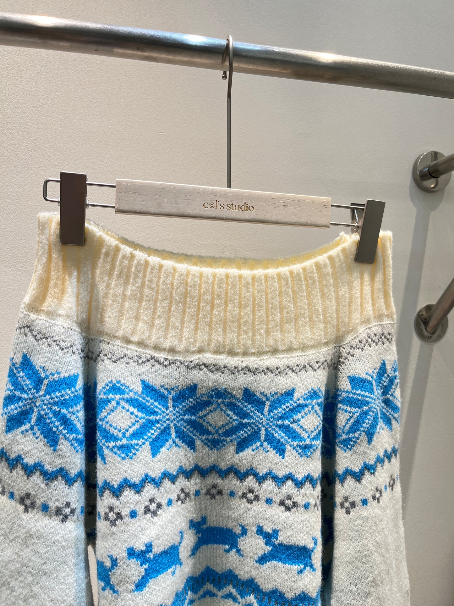 BLUE SNOW OFF SHOULDER TOP