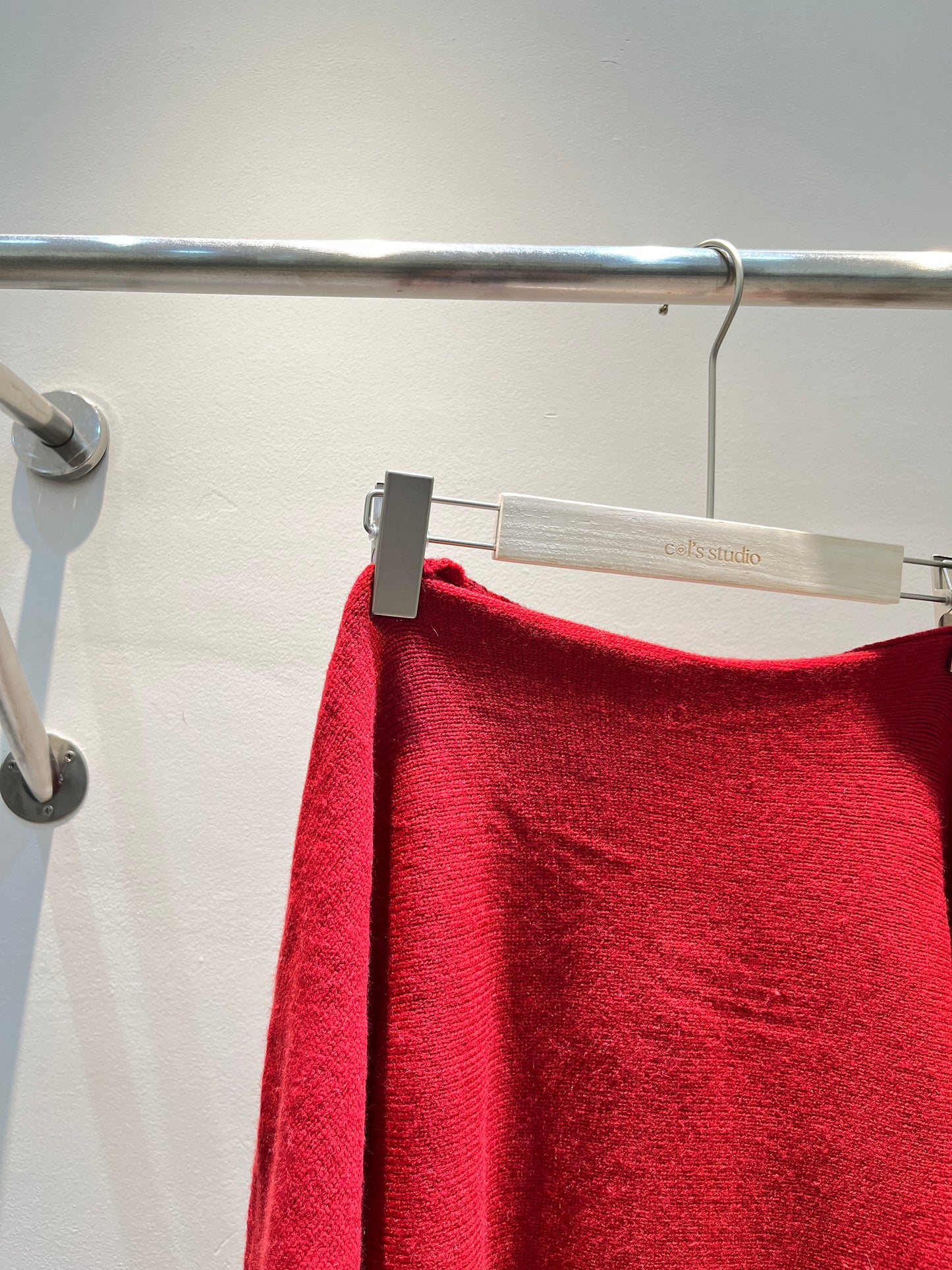 RED HALF SHOULDER SWEATER