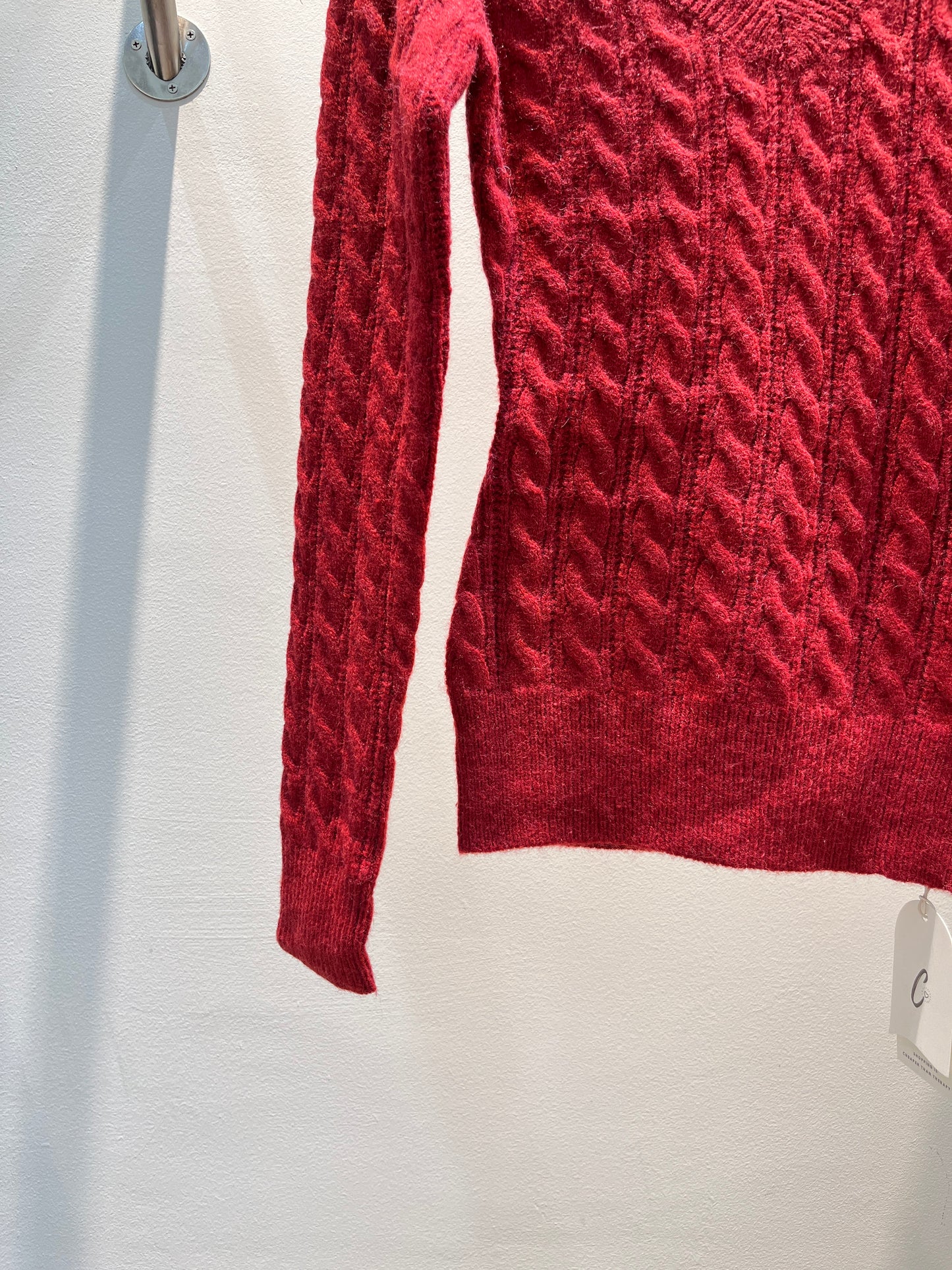 RED SLIM FIT KNITTED SWEATER