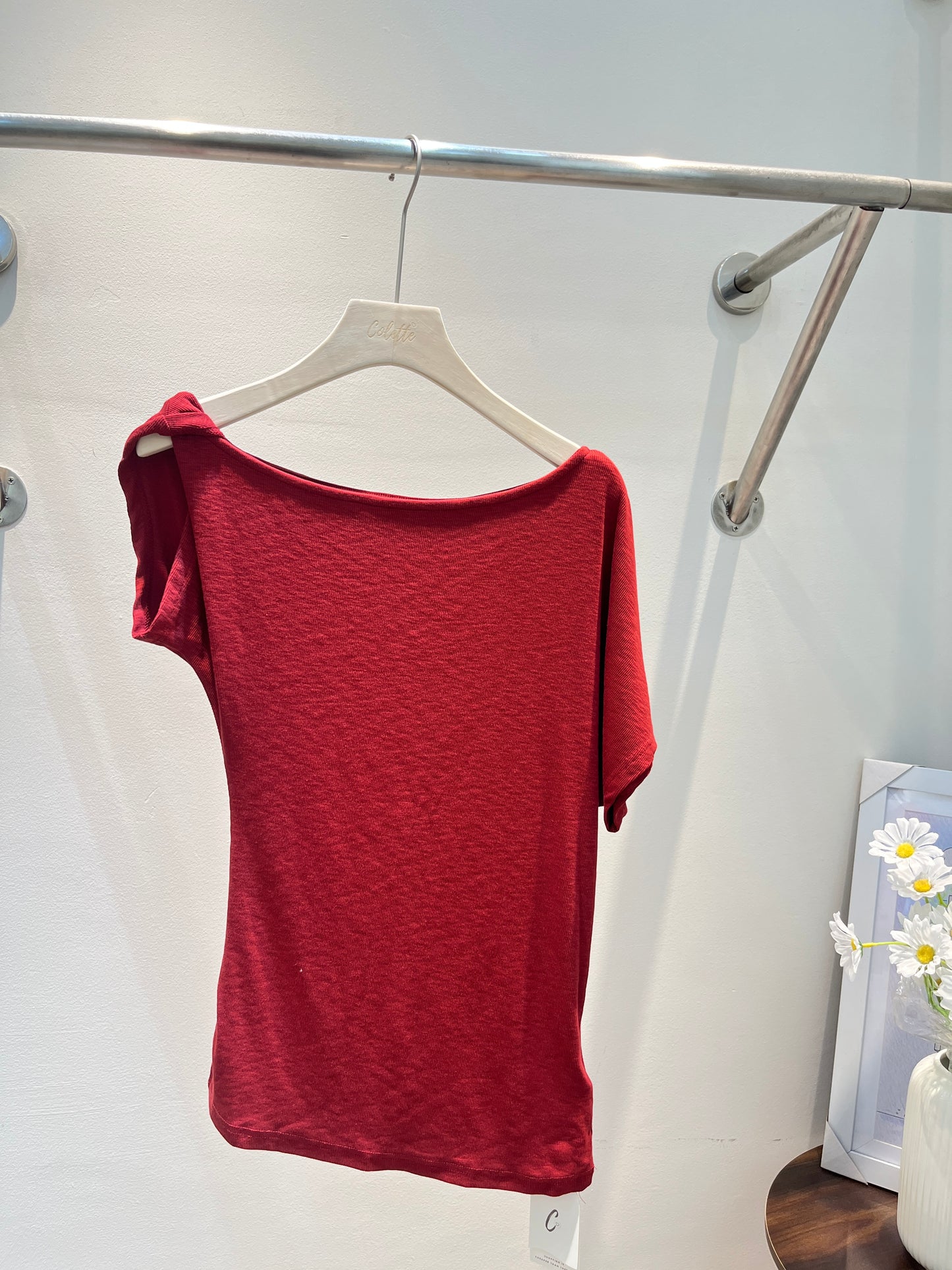 RED TWIST HALF SHOULDER TOP