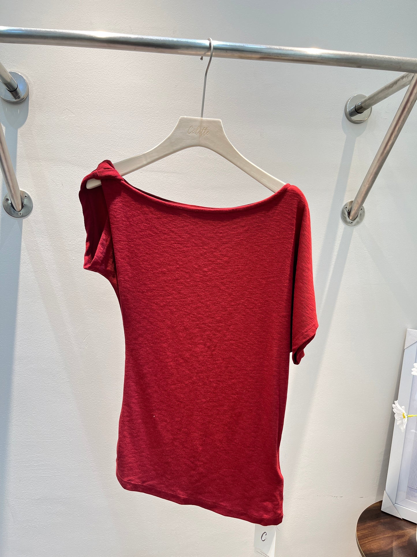 RED TWIST HALF SHOULDER TOP