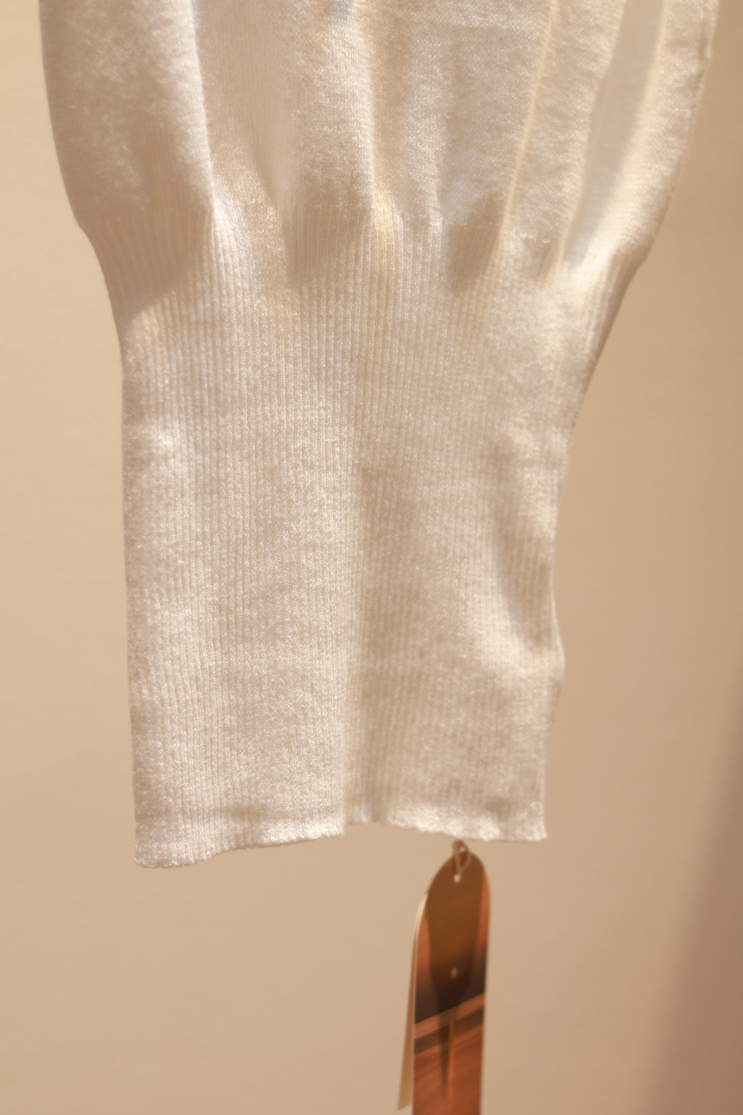 THIN WHITE KNITTED OFF SHOULDER