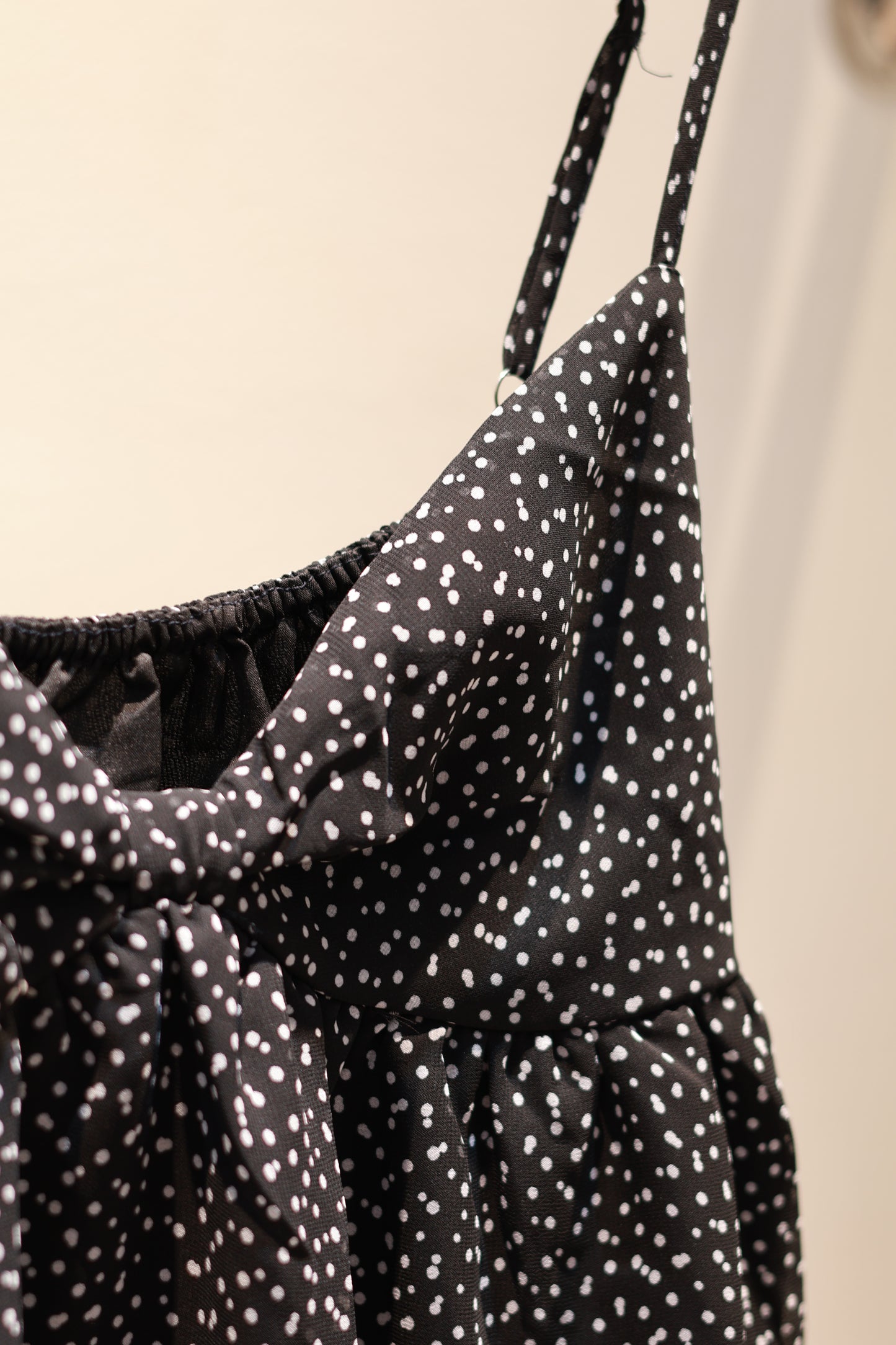 POLKADOT FLOWY BLACK TOP
