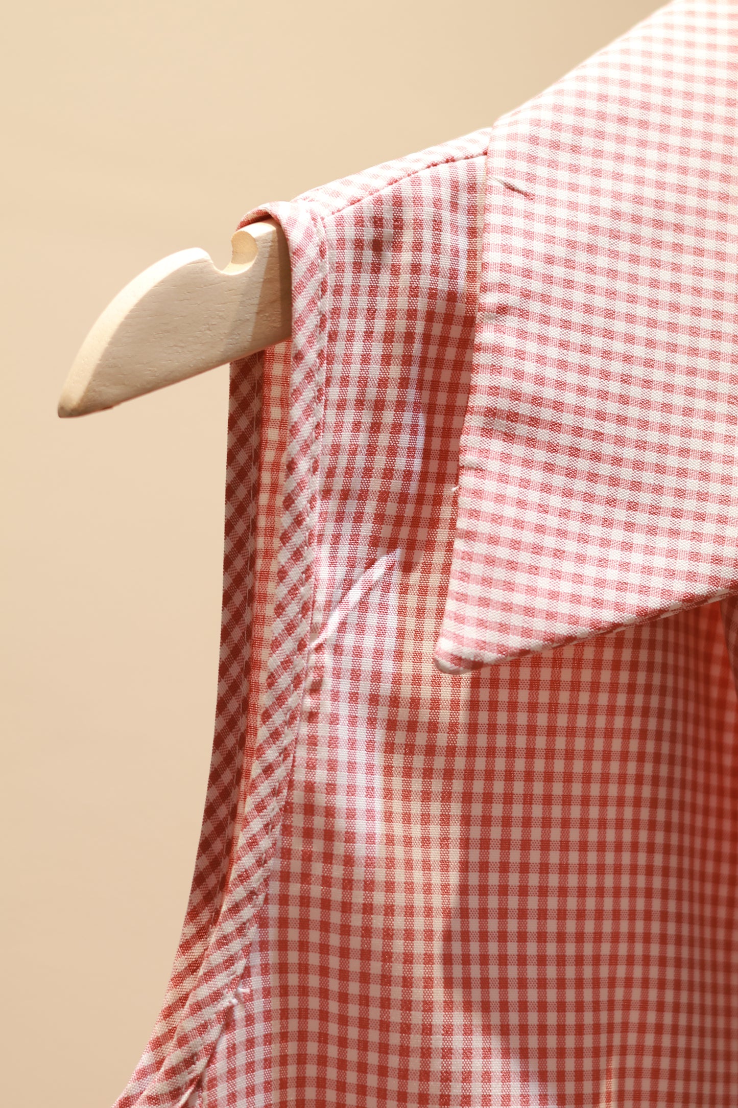 RED GINGHAM SLEEVELESS BLOUSE
