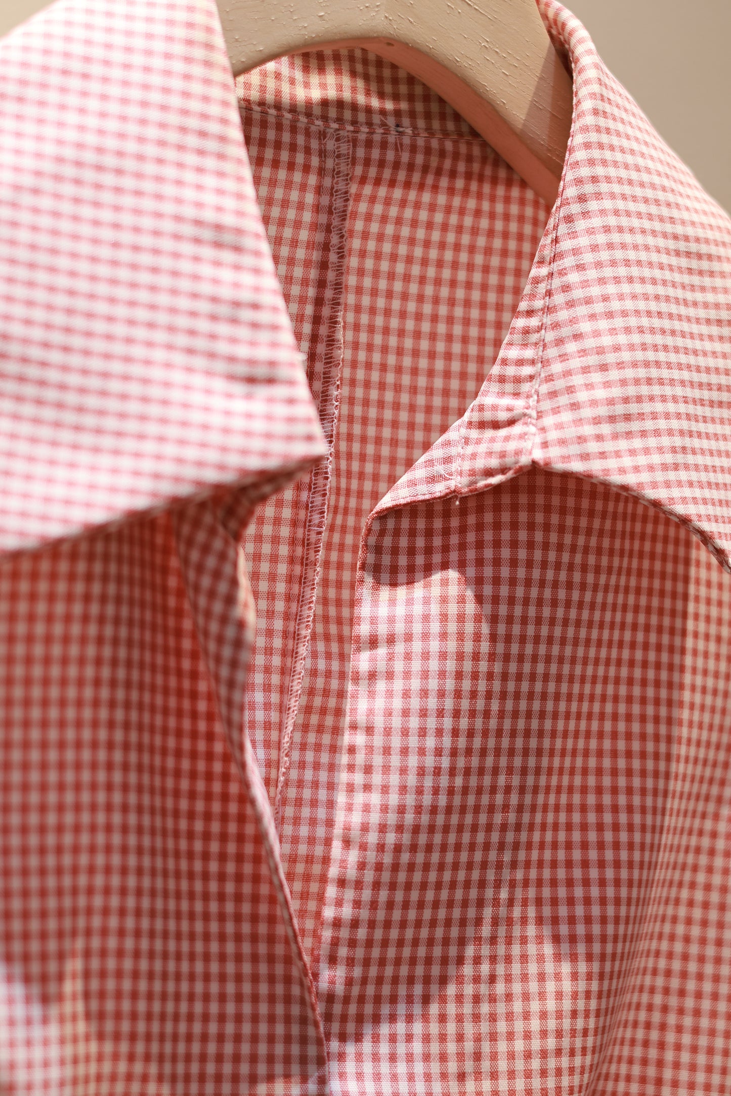 RED GINGHAM SLEEVELESS BLOUSE