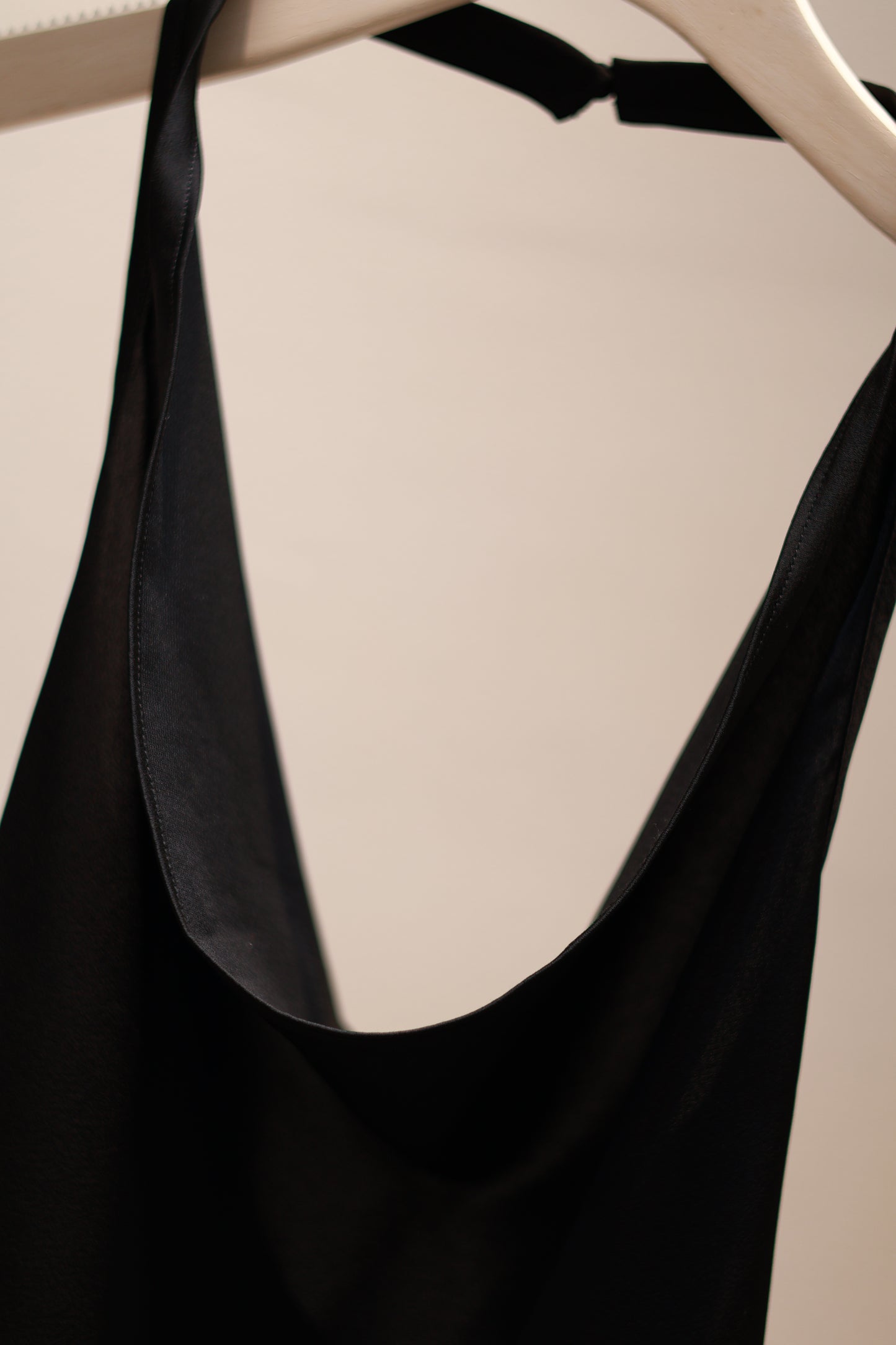 SATIN PLAIN BLACK HALTER