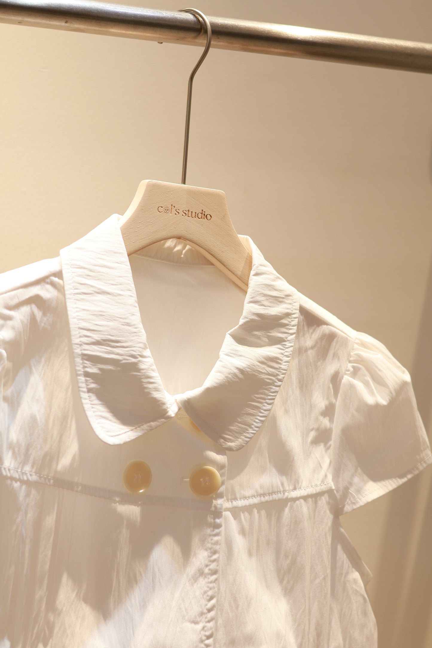 WHITE US SHORT SLEEVE COLLAR