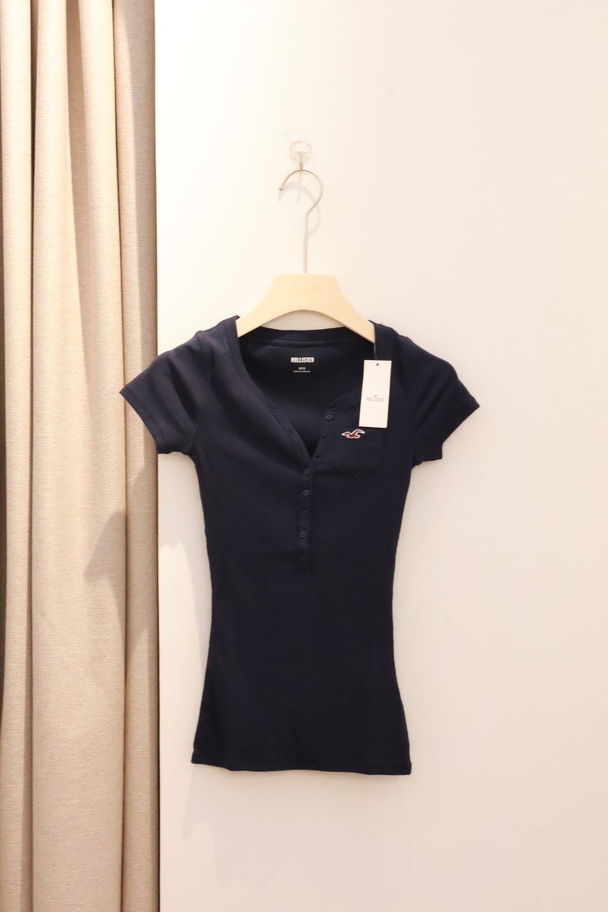 HOLLISTER Seagull Henley Top