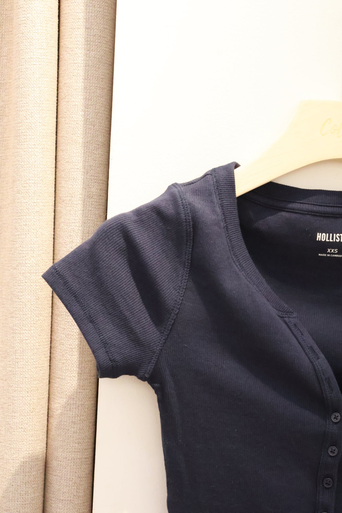 HOLLISTER Seagull Henley Top