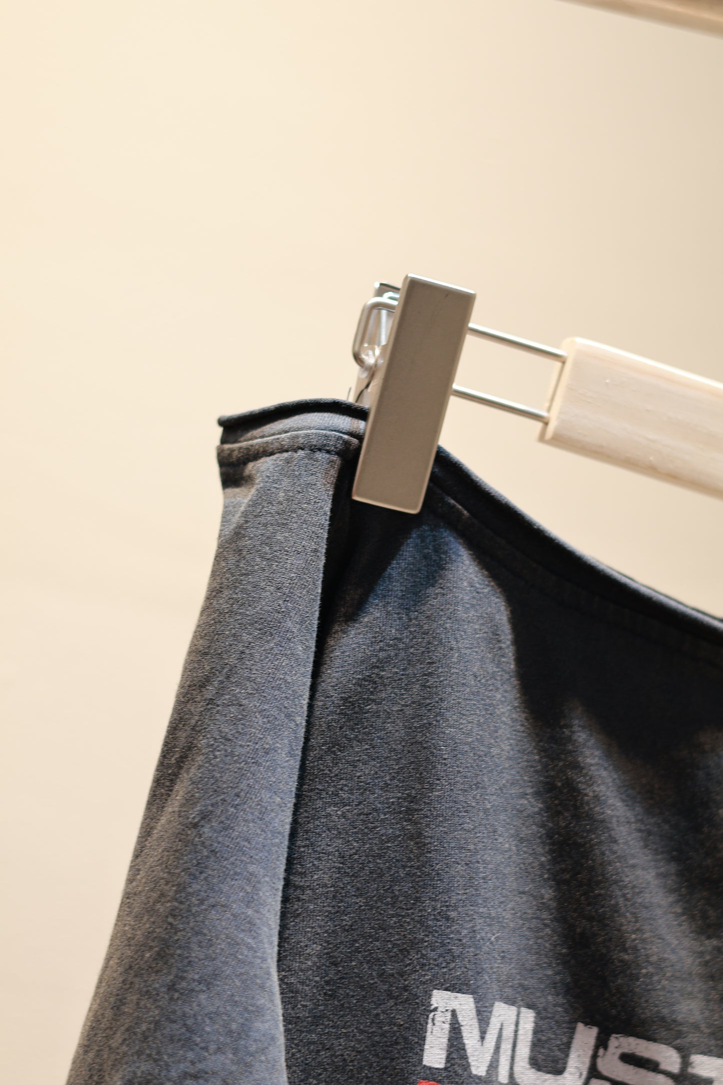 PUNK ROCH HALF SHOULDER TOP