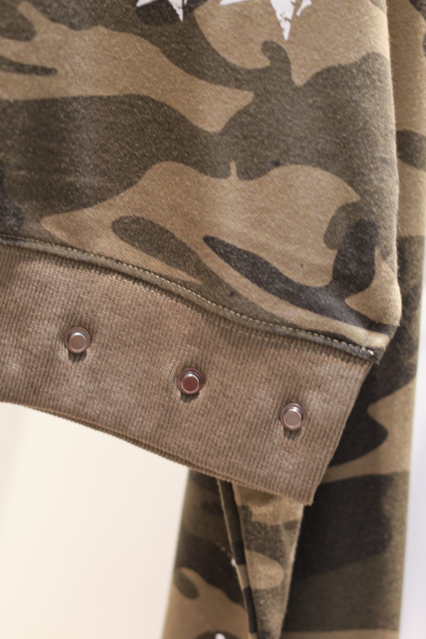 COMMANDO CROPPED OFF SHOULDER