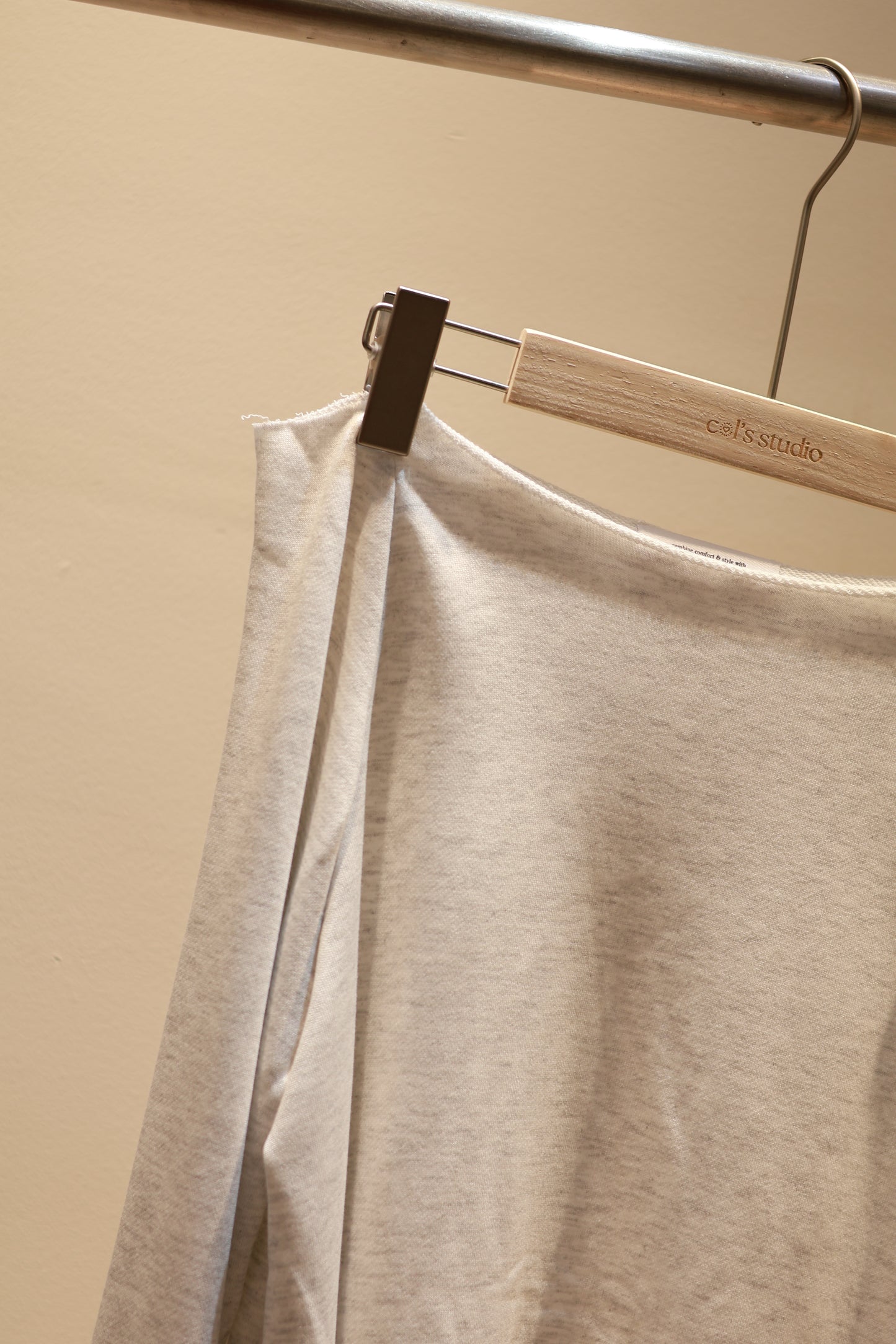 GRAY HALF SHOULDER SWEATER