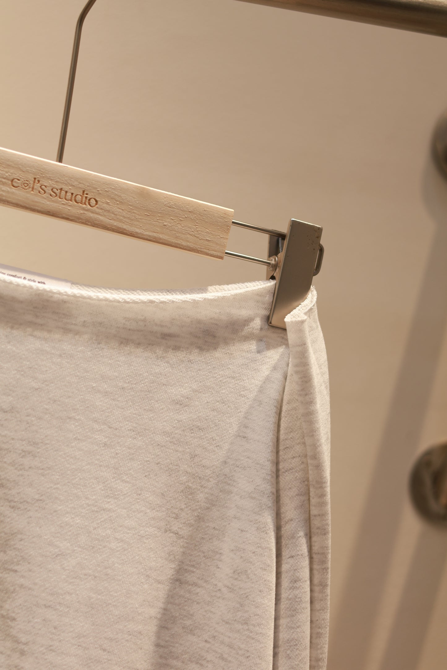 GRAY HALF SHOULDER SWEATER