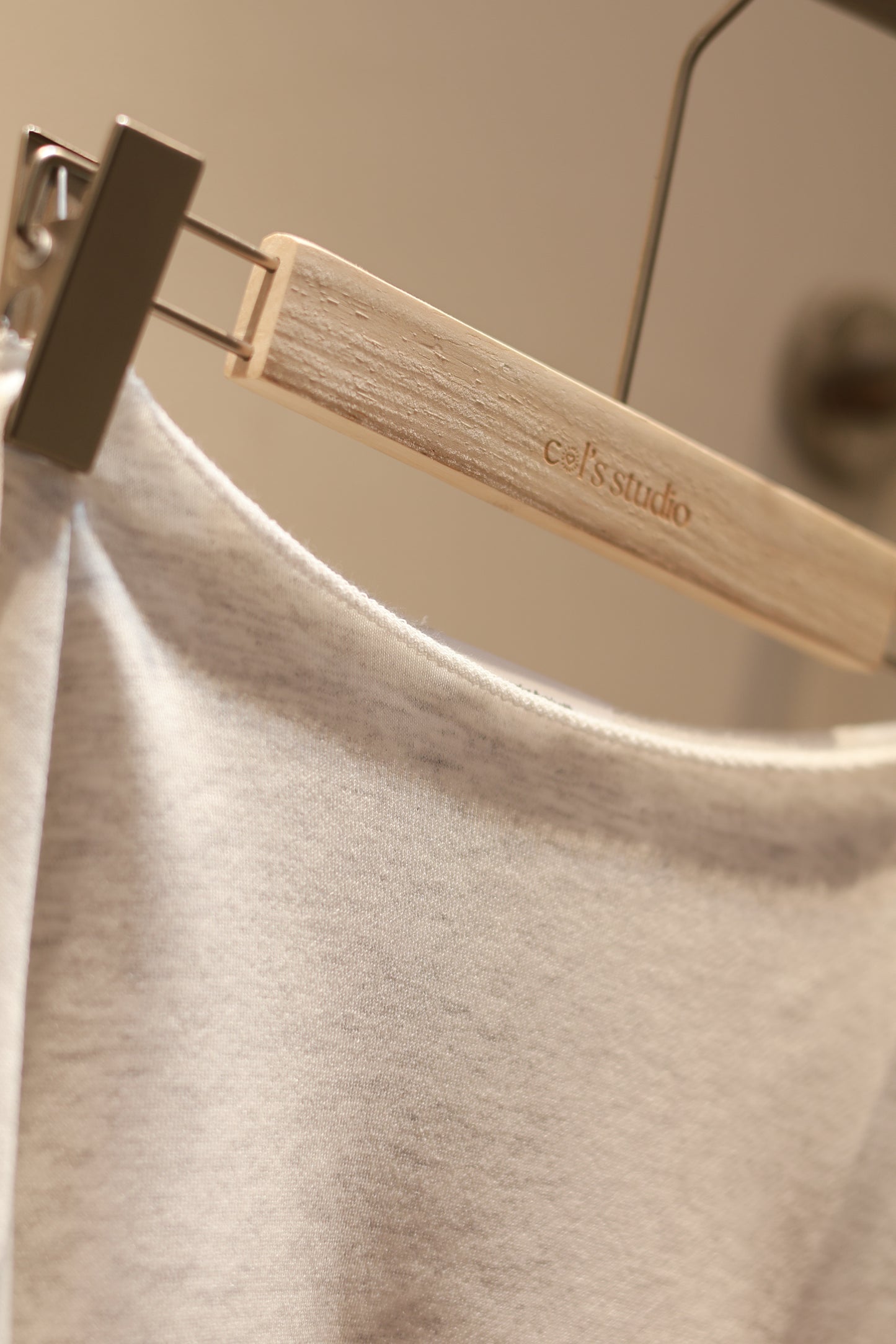 GRAY HALF SHOULDER SWEATER