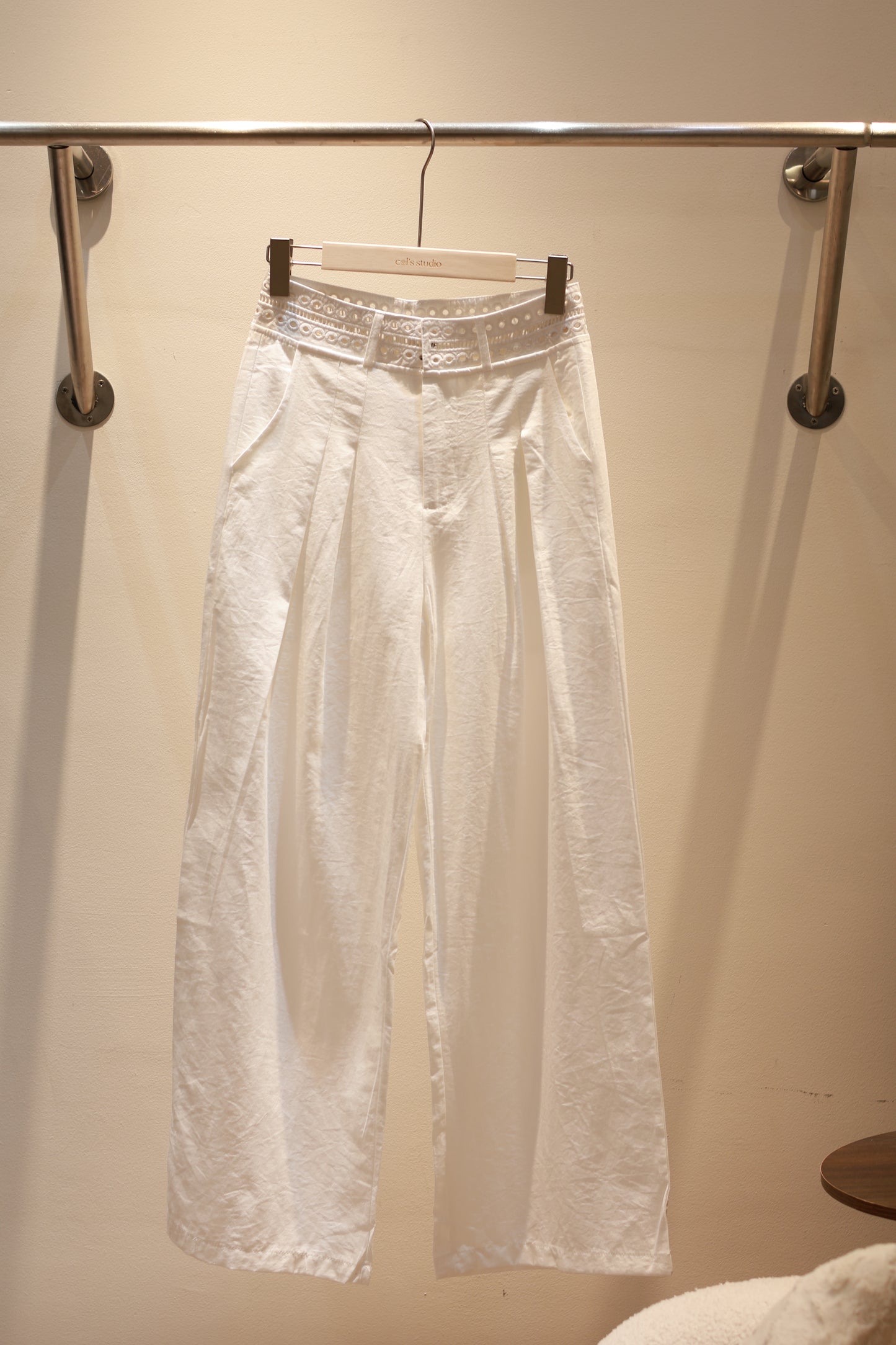 WAIST DETAIL WHITE BOTTOMS