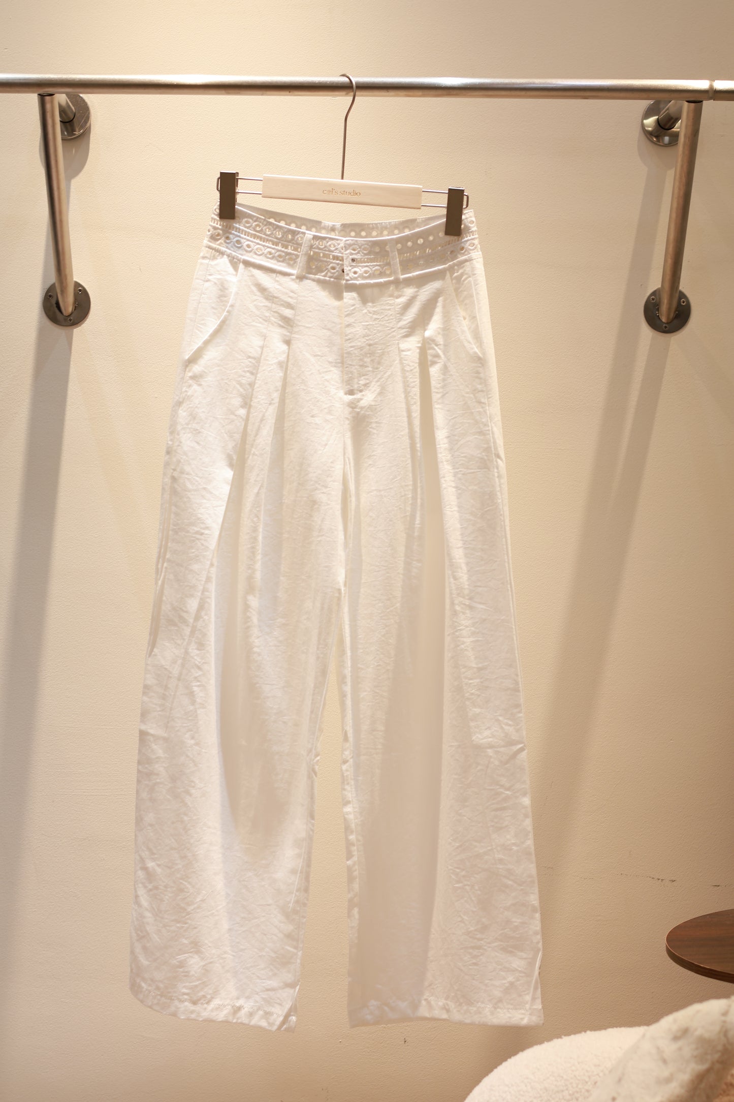 WAIST DETAIL WHITE BOTTOMS