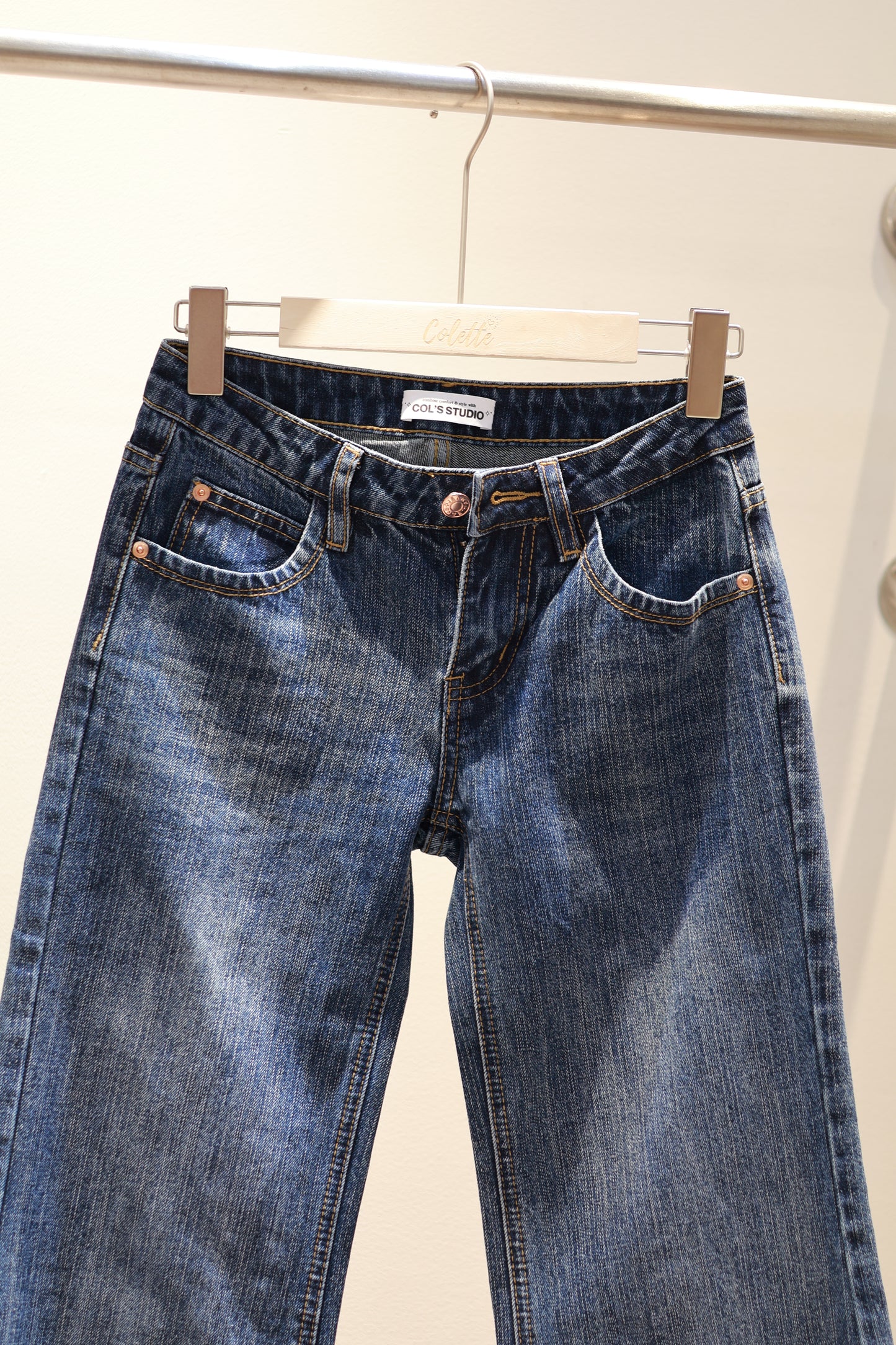 BLUE WASHED LOW RISE DENIM JEANS