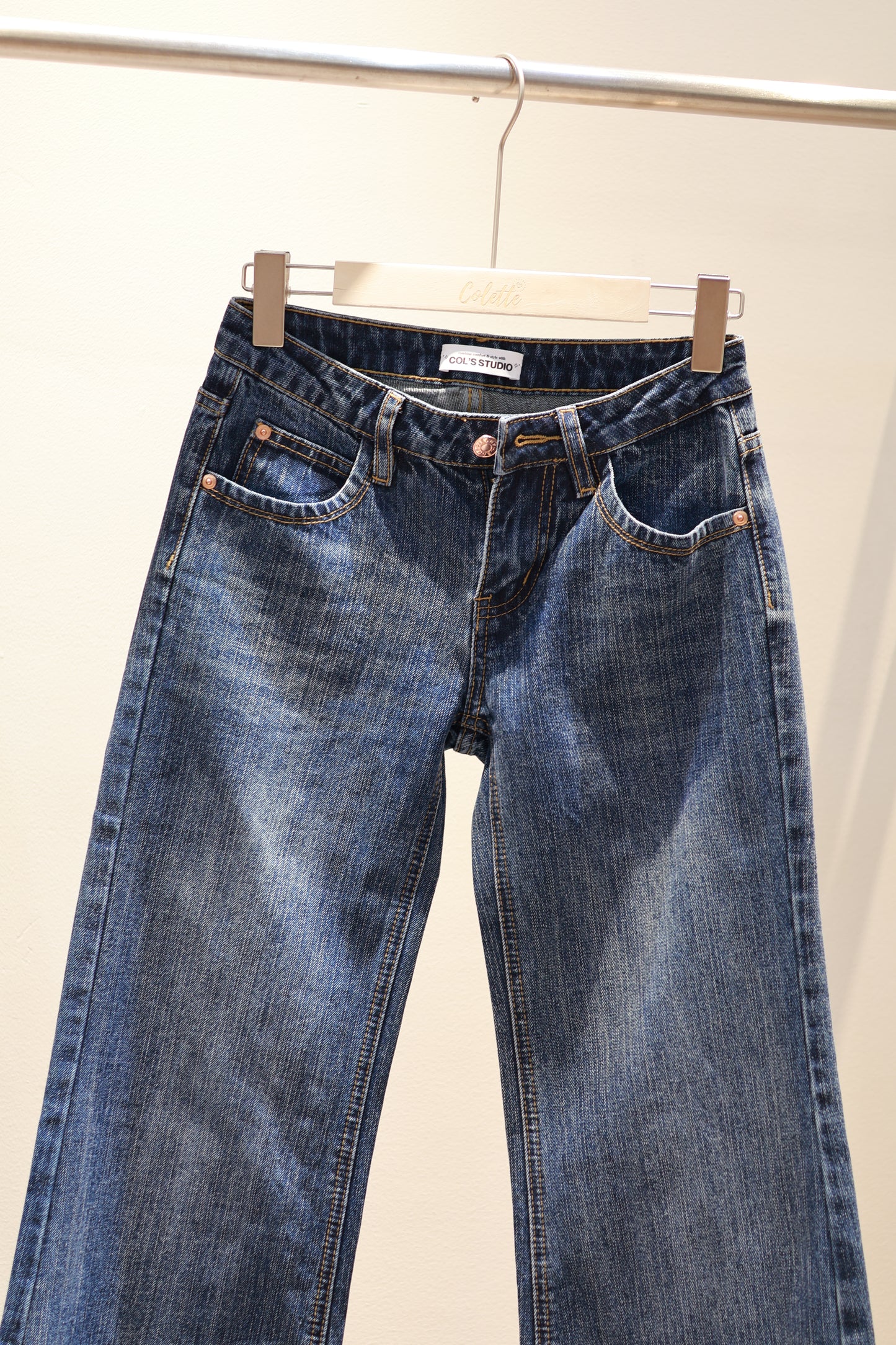 BLUE WASHED LOW RISE DENIM JEANS