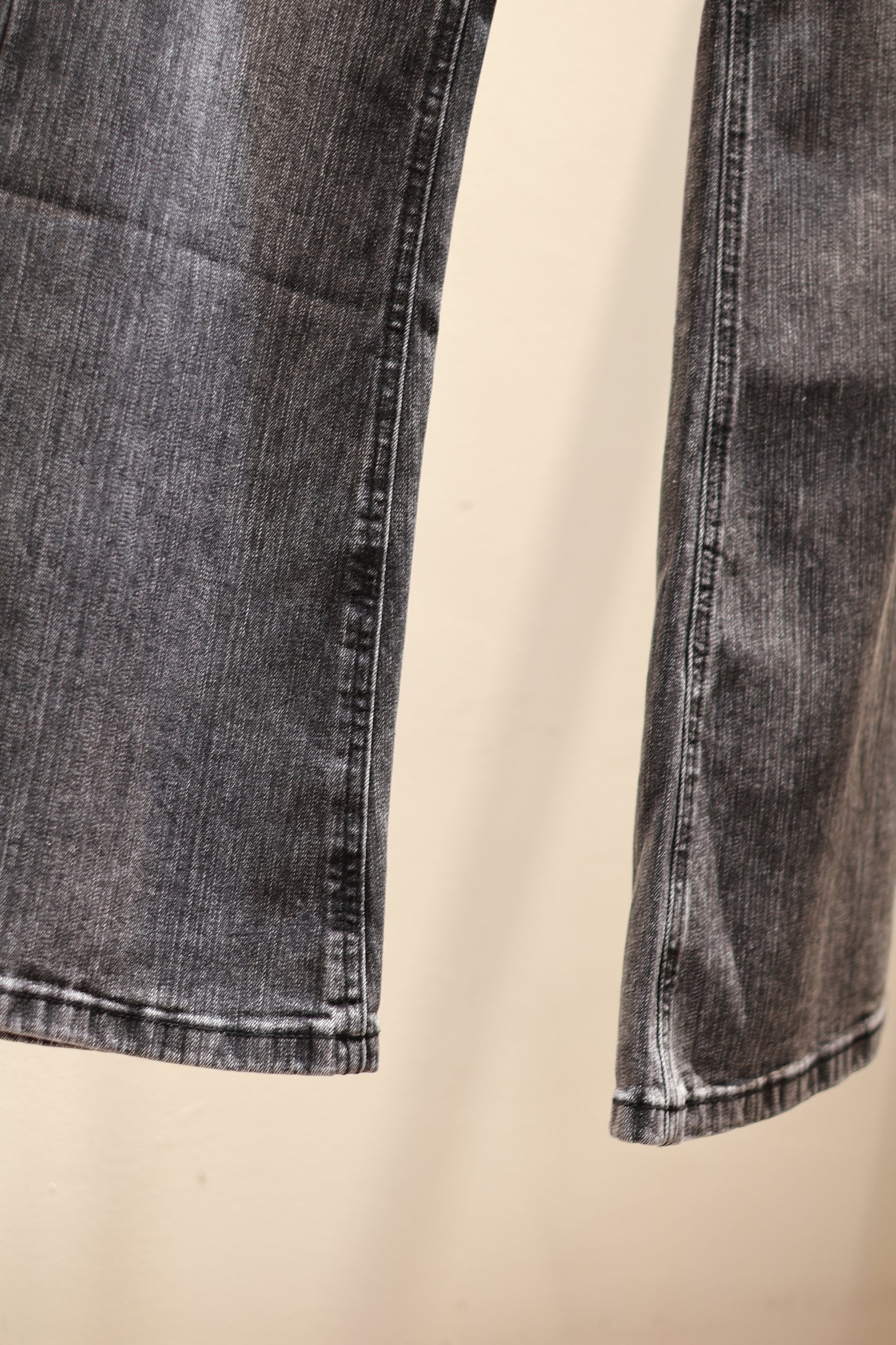 BLACK WASHED LOW RISE DENIM JEANS