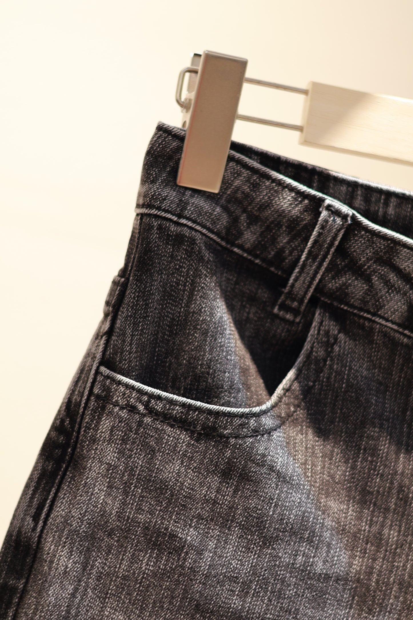 BLACK WASHED LOW RISE DENIM JEANS
