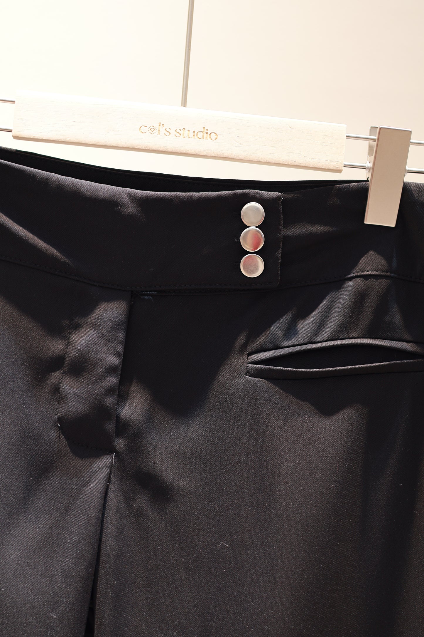 SIDE BUTTONS FLARED TROUSERS