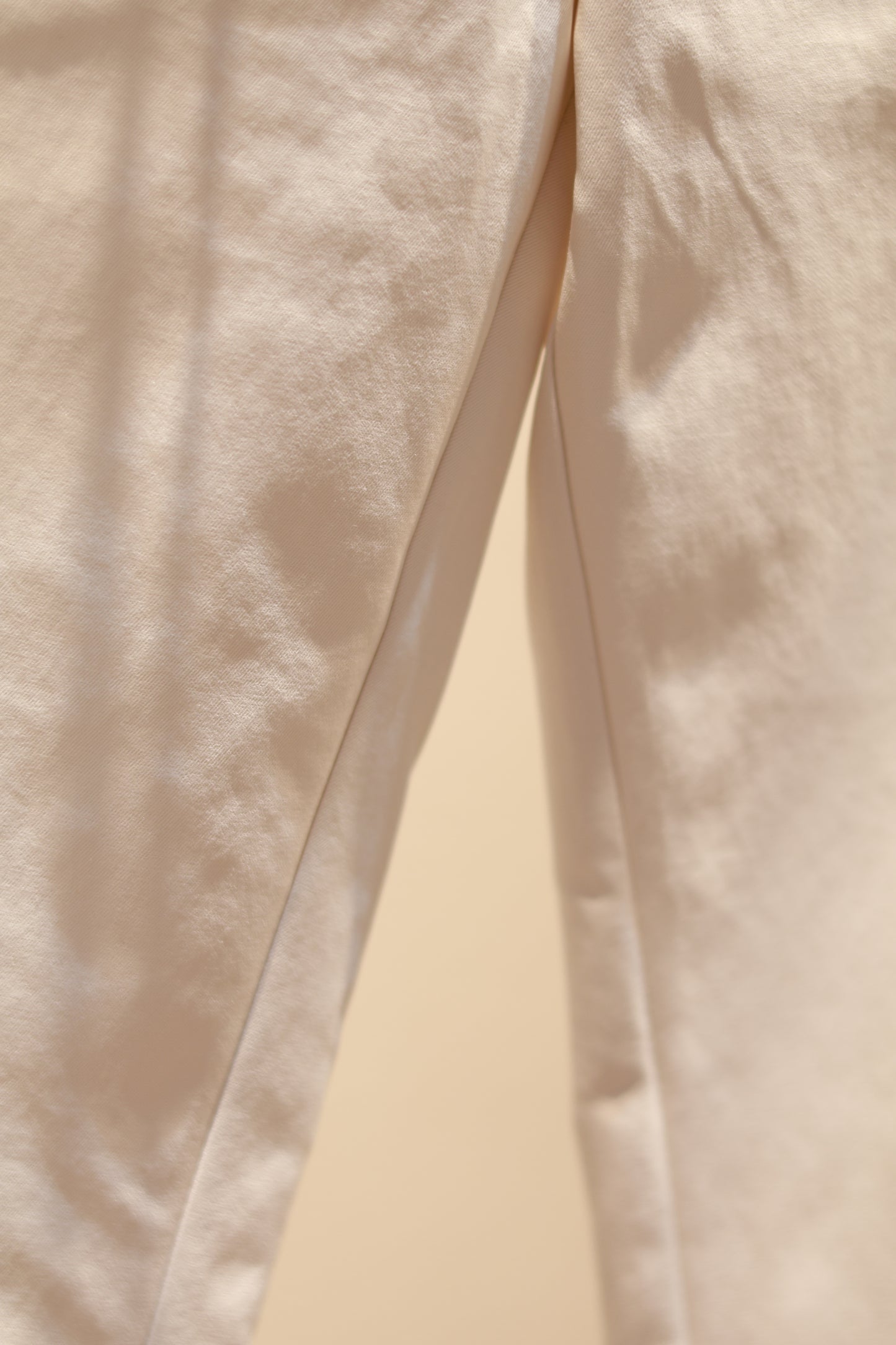 SIDE BUCKLE FLATED TROUSERS