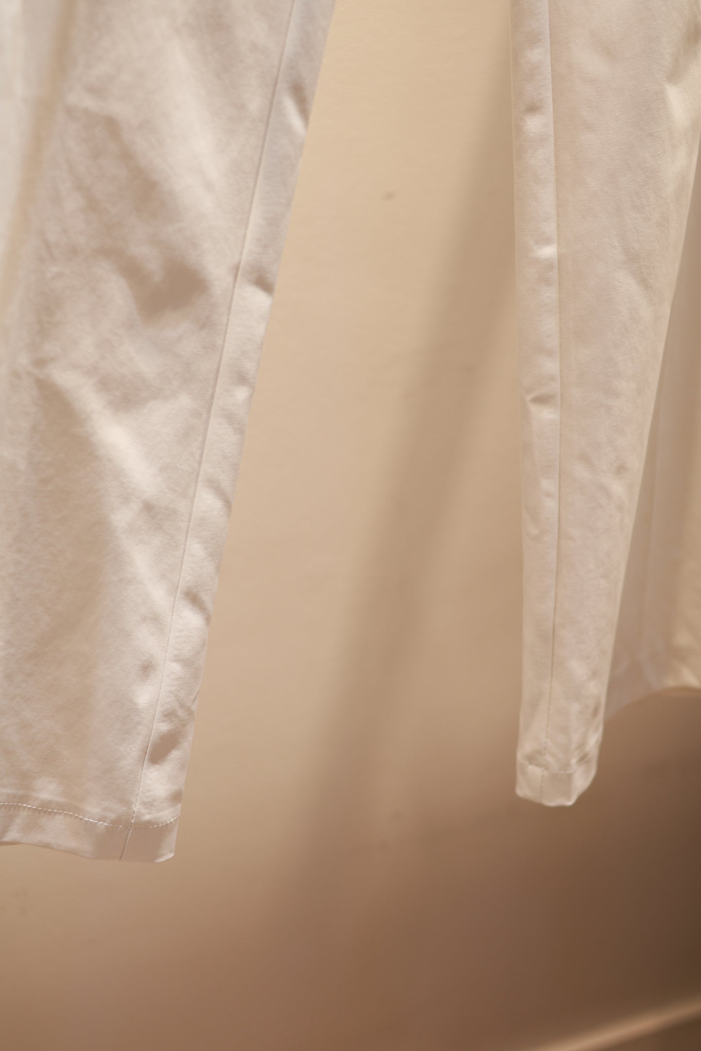 SIDE BUCKLE FLATED TROUSERS