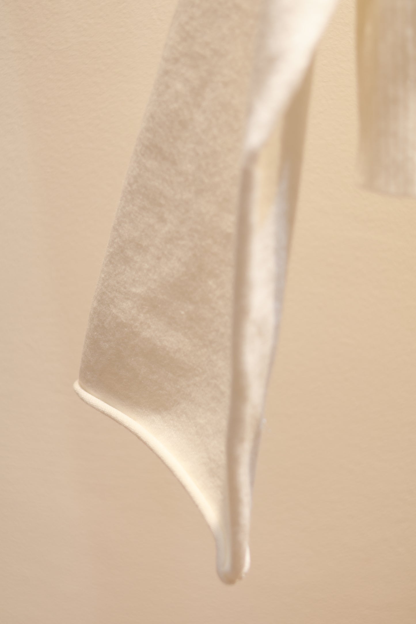 WHITE KNITTED SWEATER