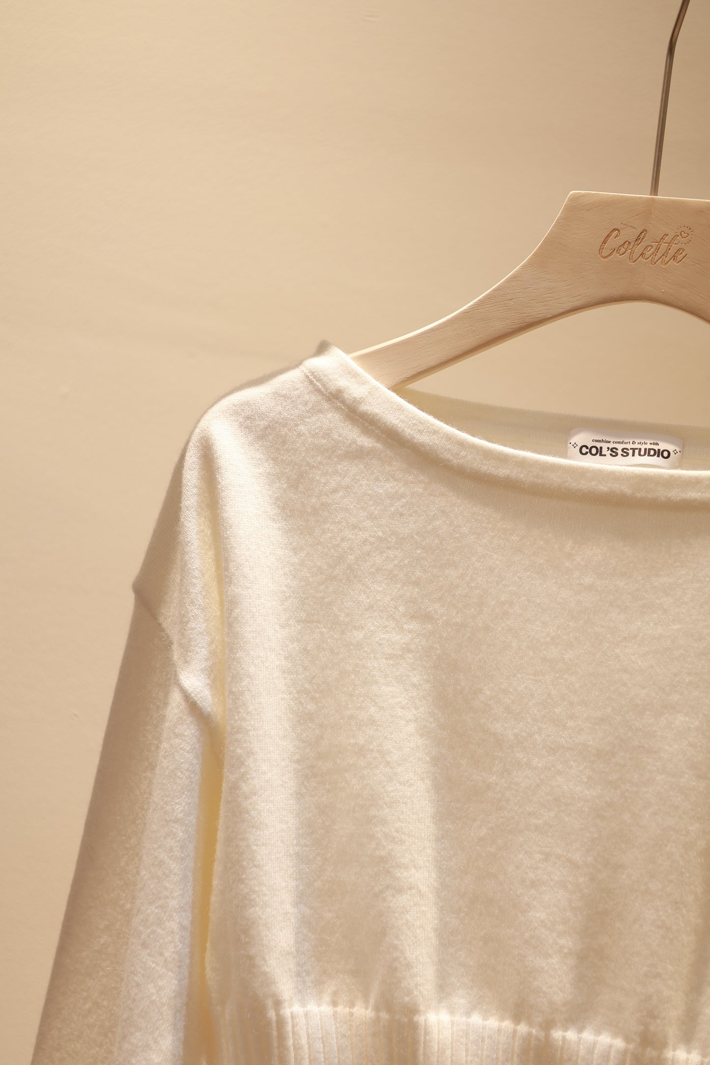 WHITE KNITTED SWEATER