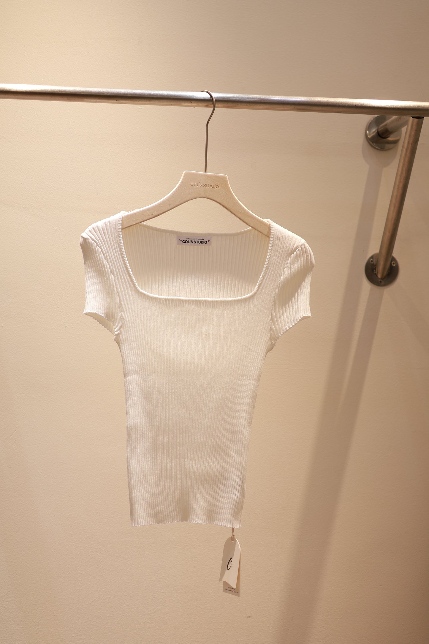 SQUARE NECK KNITTED TOP