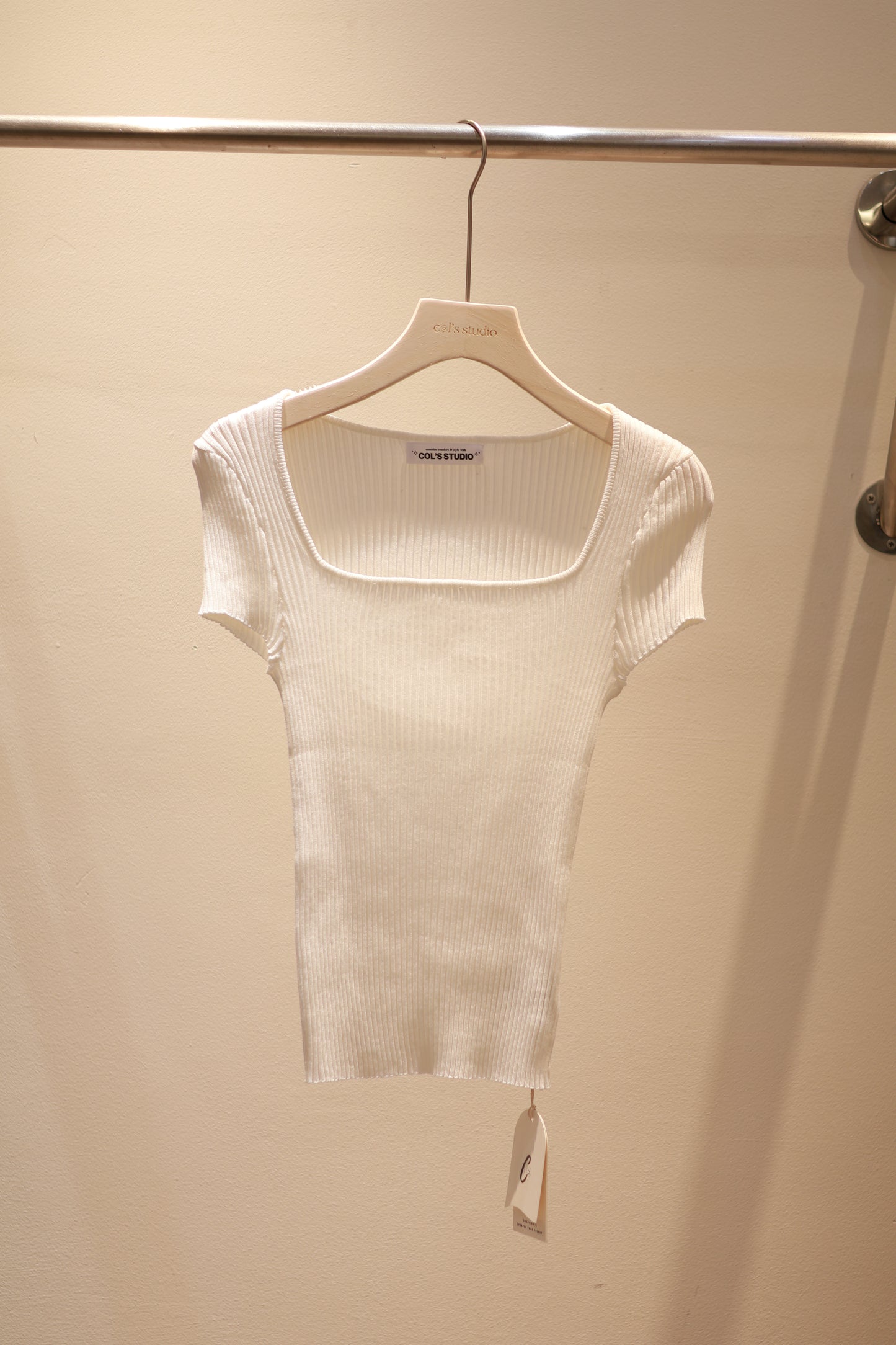 SQUARE NECK KNITTED TOP
