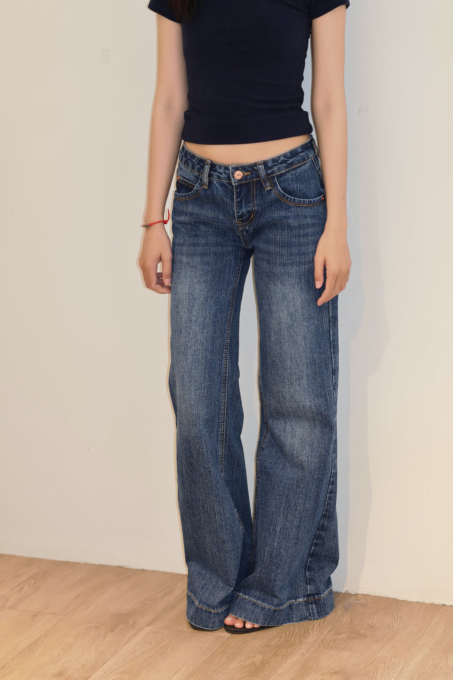 BLUE WASHED LOW RISE DENIM JEANS