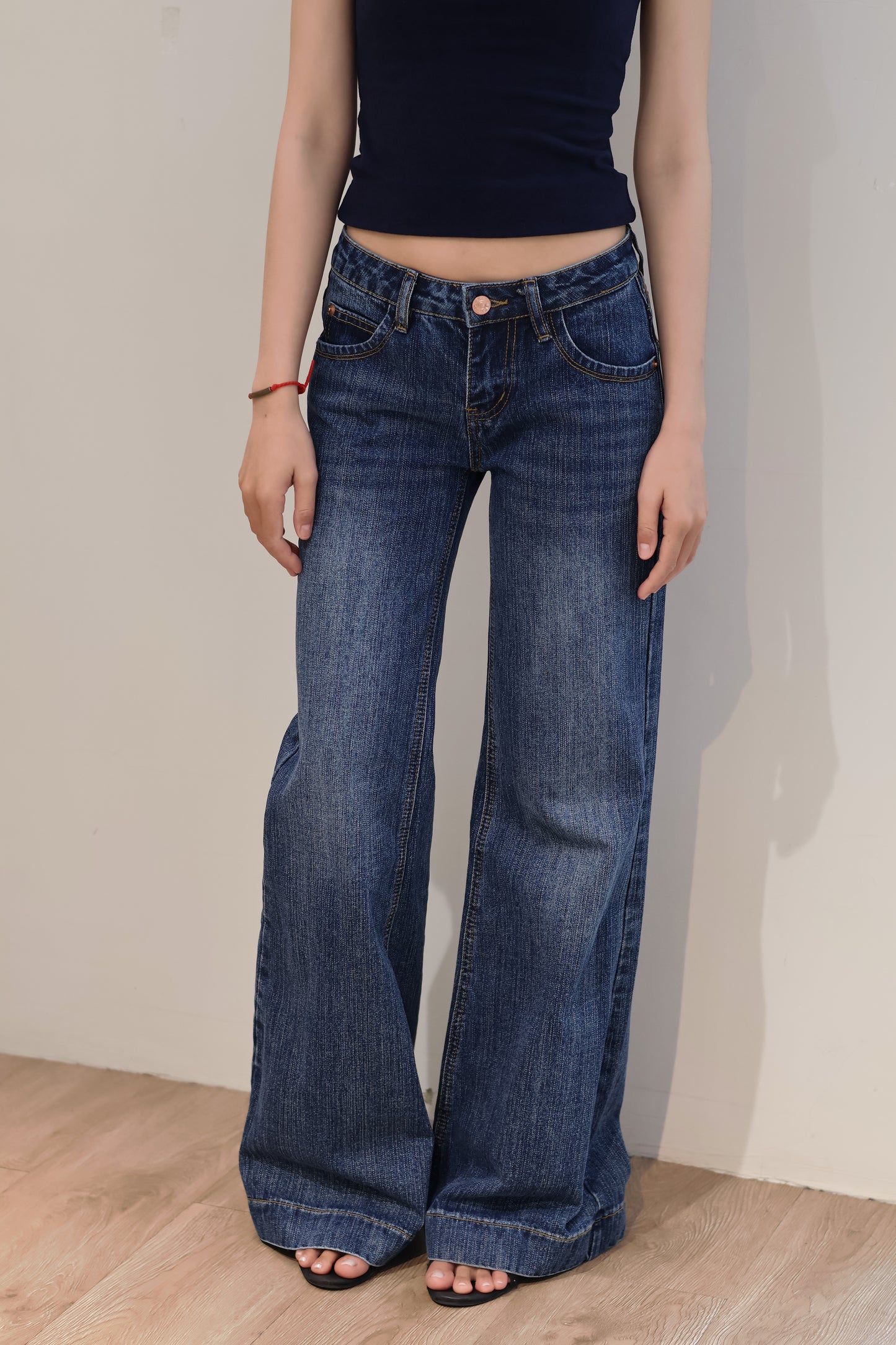 BLUE WASHED LOW RISE DENIM JEANS