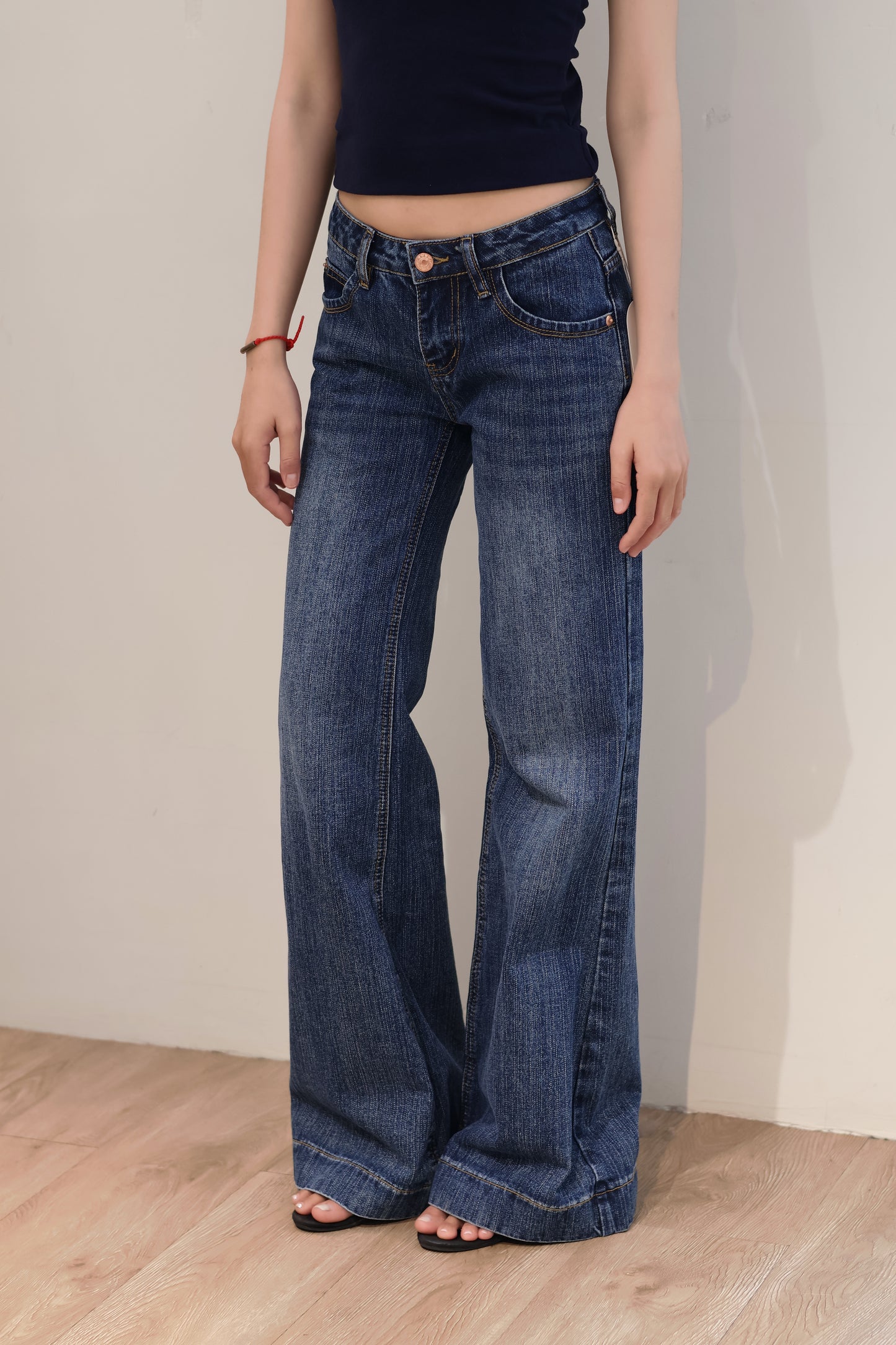 BLUE WASHED LOW RISE DENIM JEANS