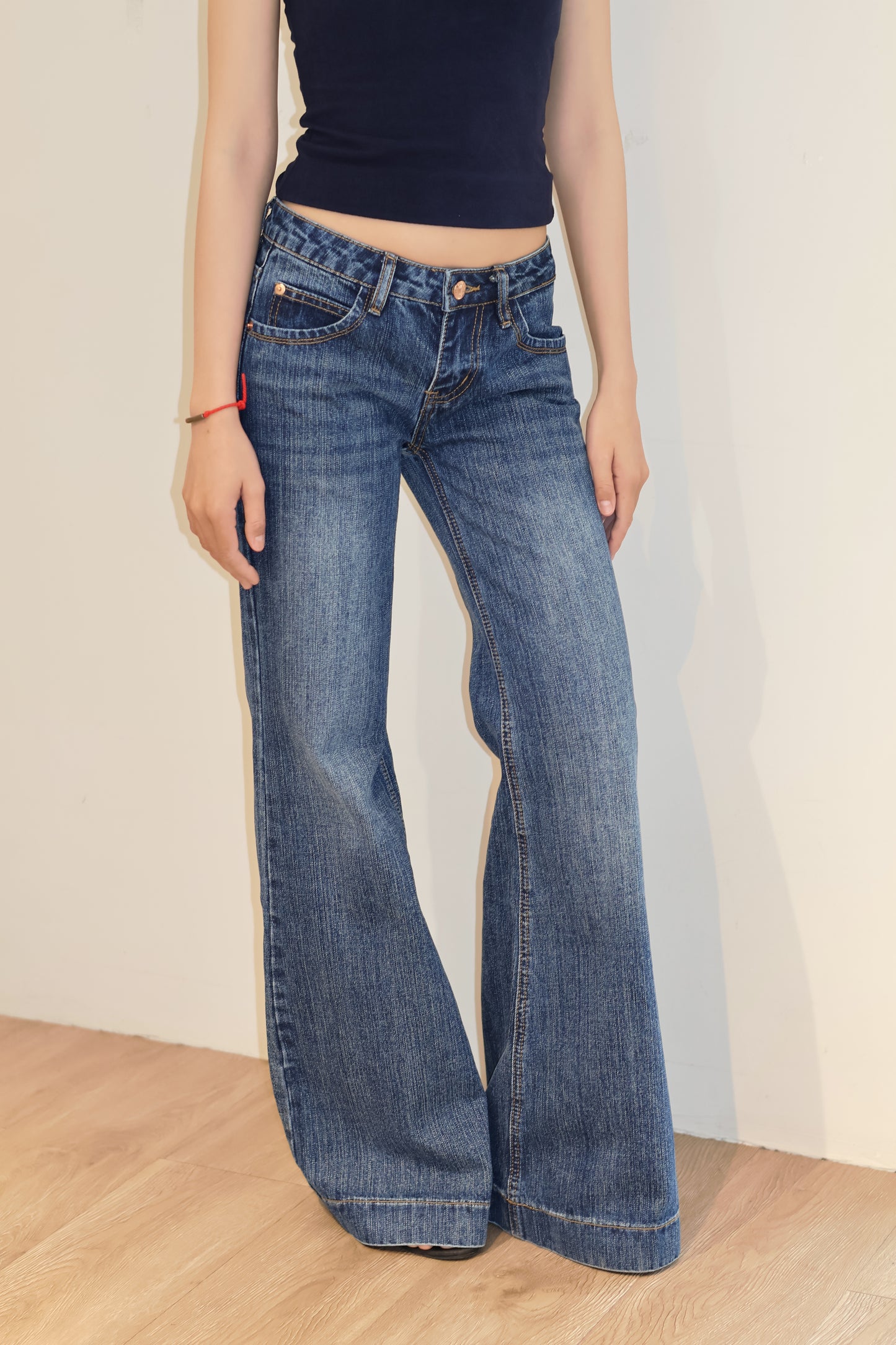 BLUE WASHED LOW RISE DENIM JEANS