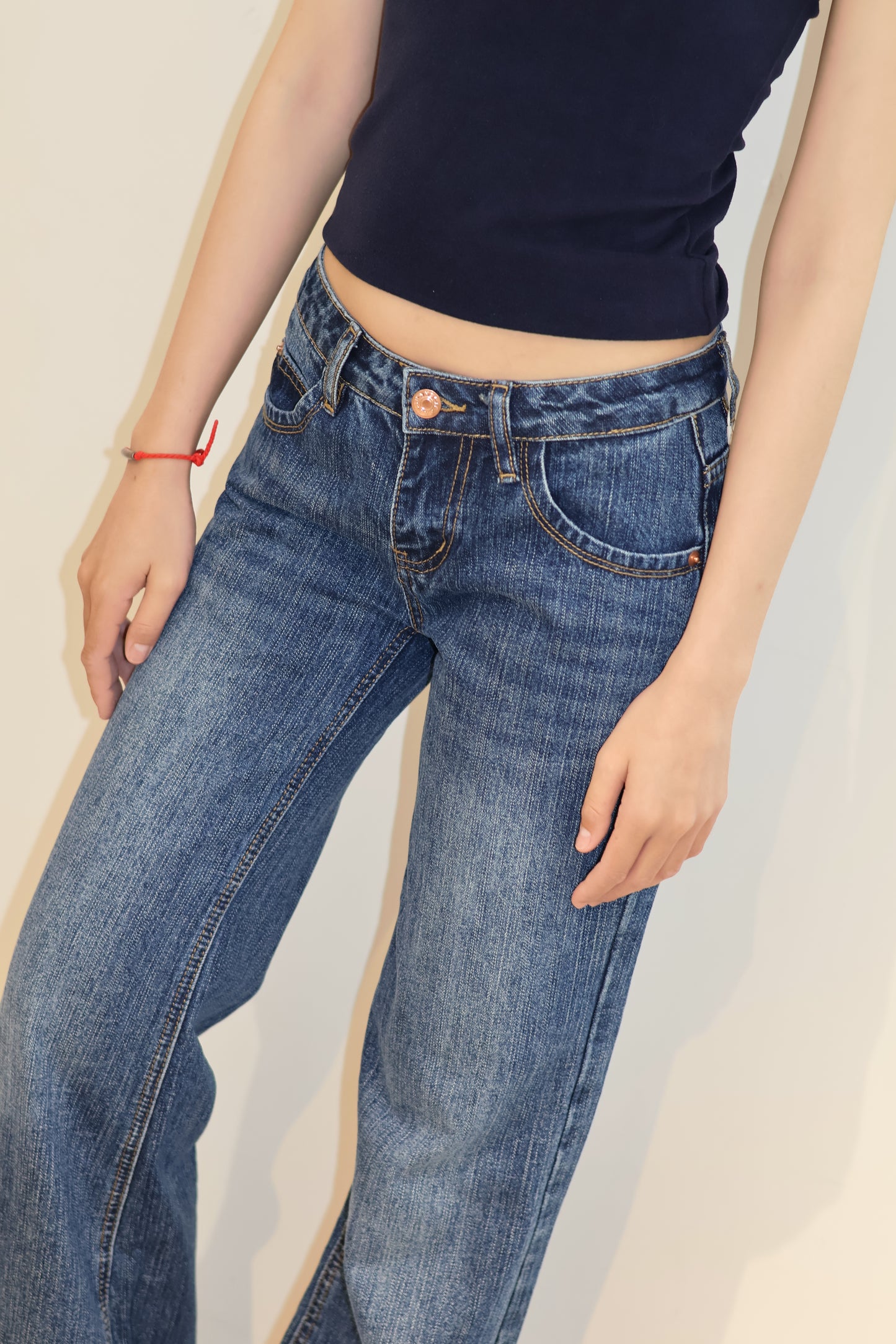 BLUE WASHED LOW RISE DENIM JEANS
