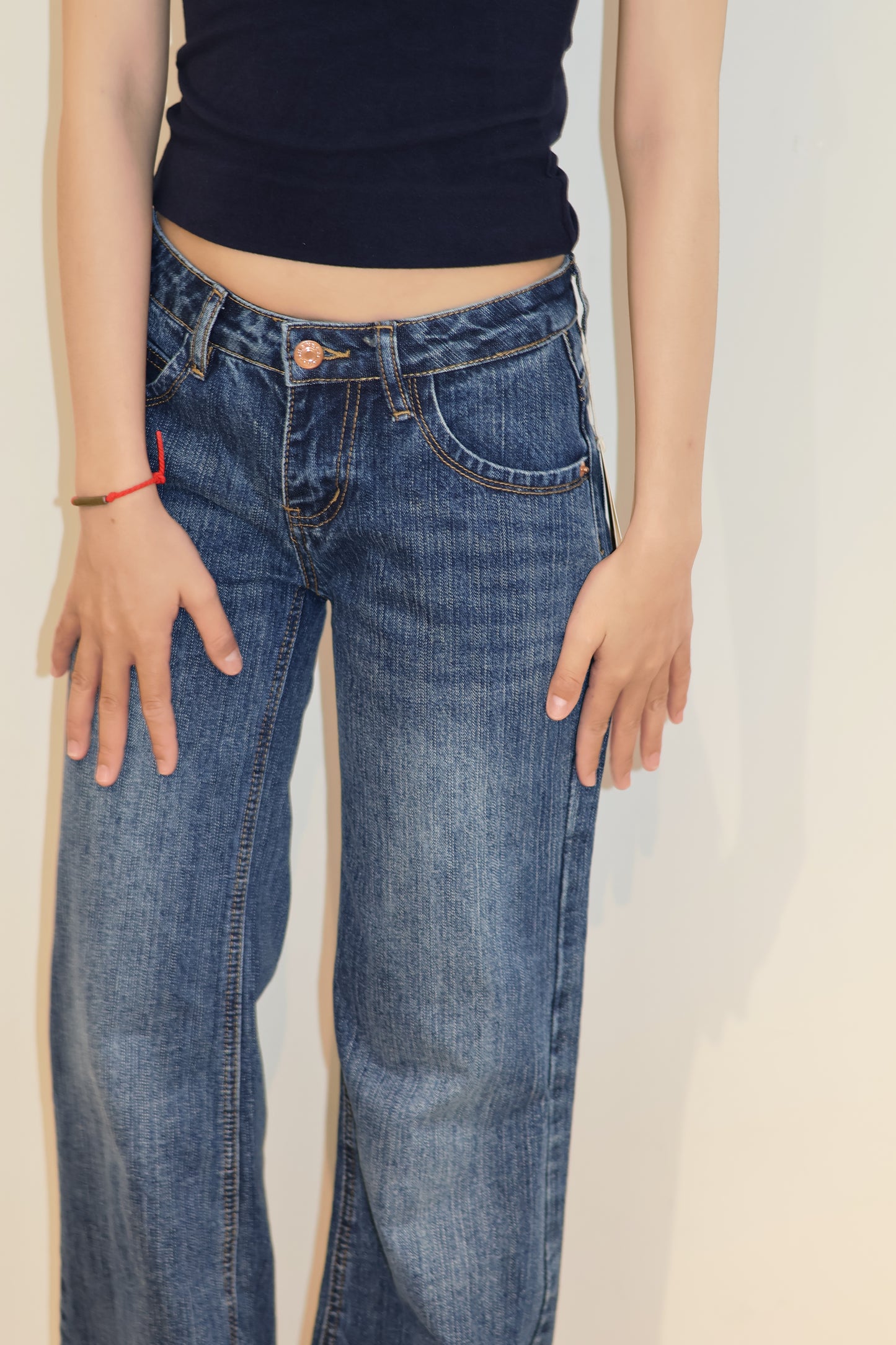 BLUE WASHED LOW RISE DENIM JEANS