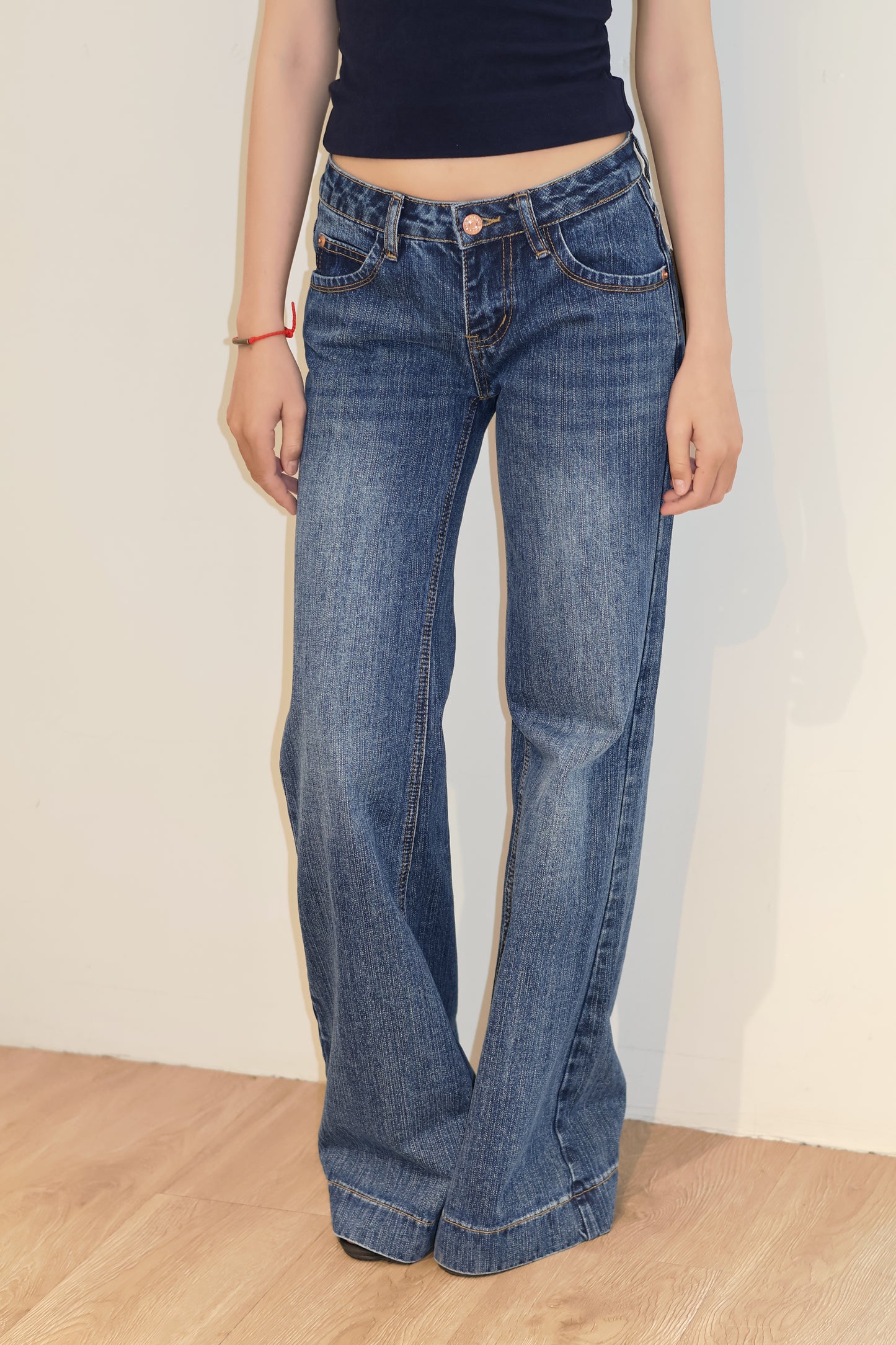 BLUE WASHED LOW RISE DENIM JEANS