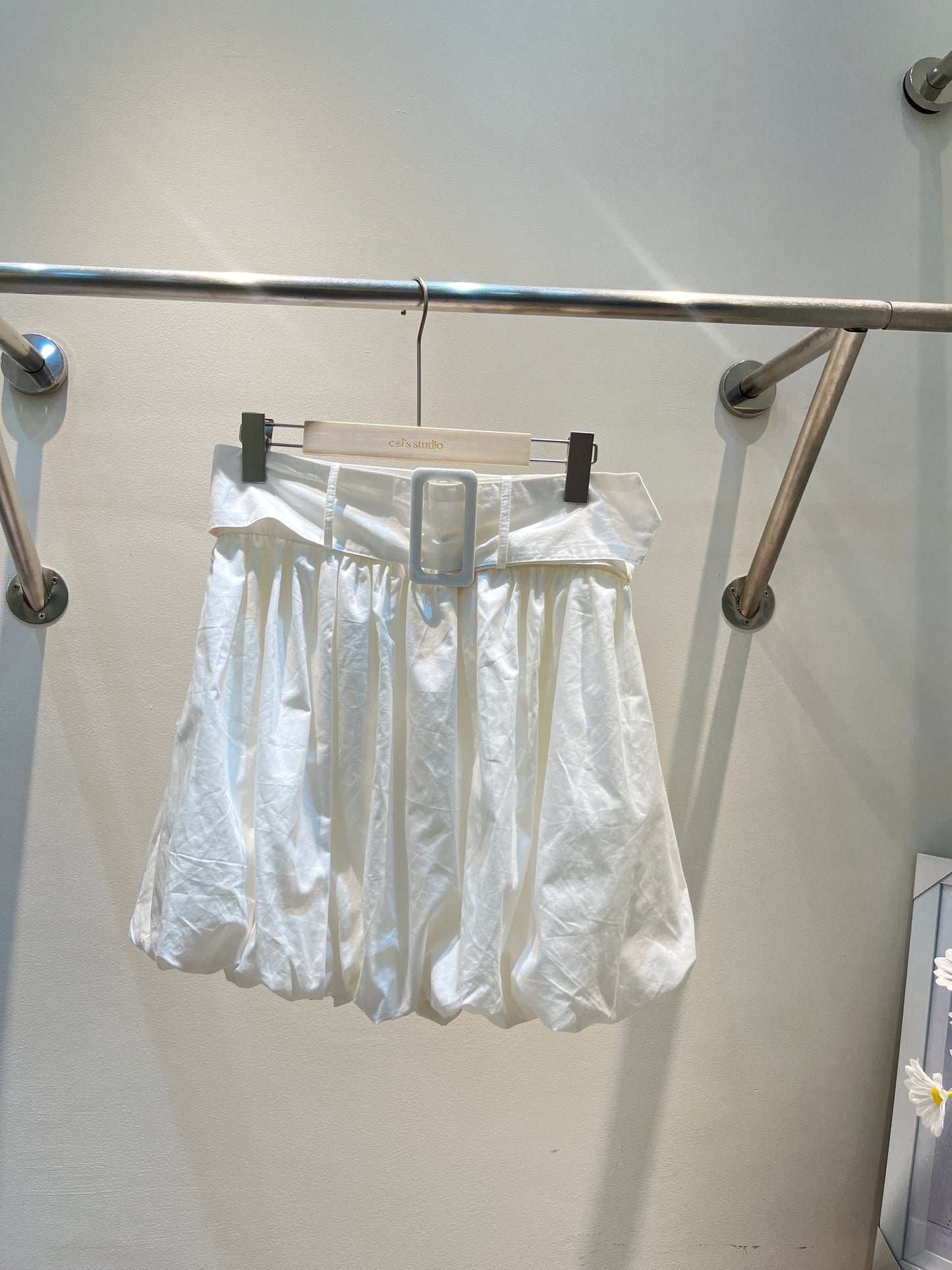 BUCKLED TUBE PUFFY TOP