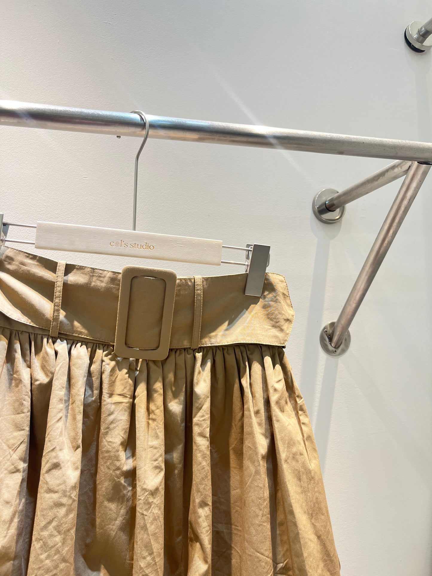 BUCKLED TUBE PUFFY TOP