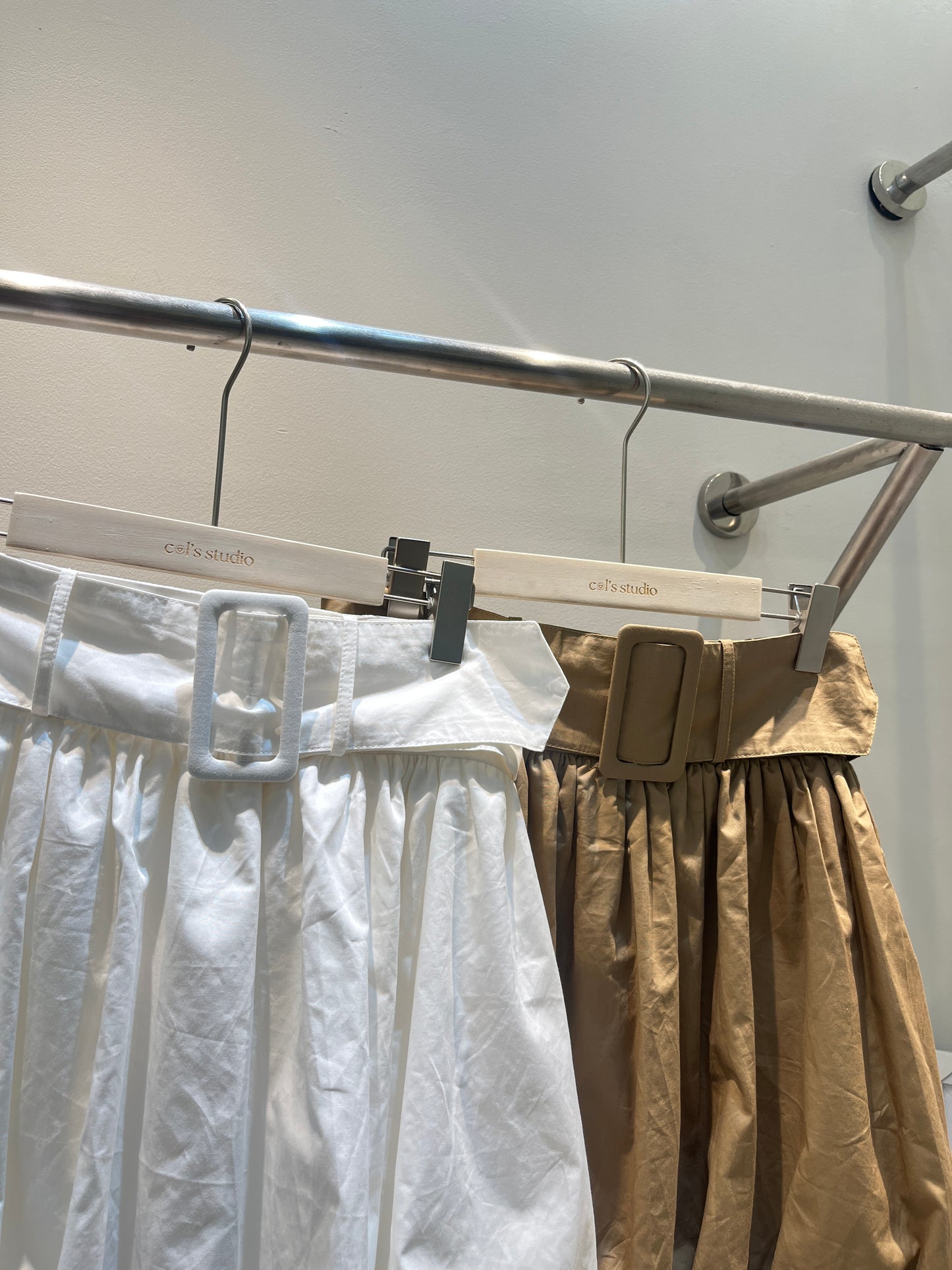 BUCKLED TUBE PUFFY TOP