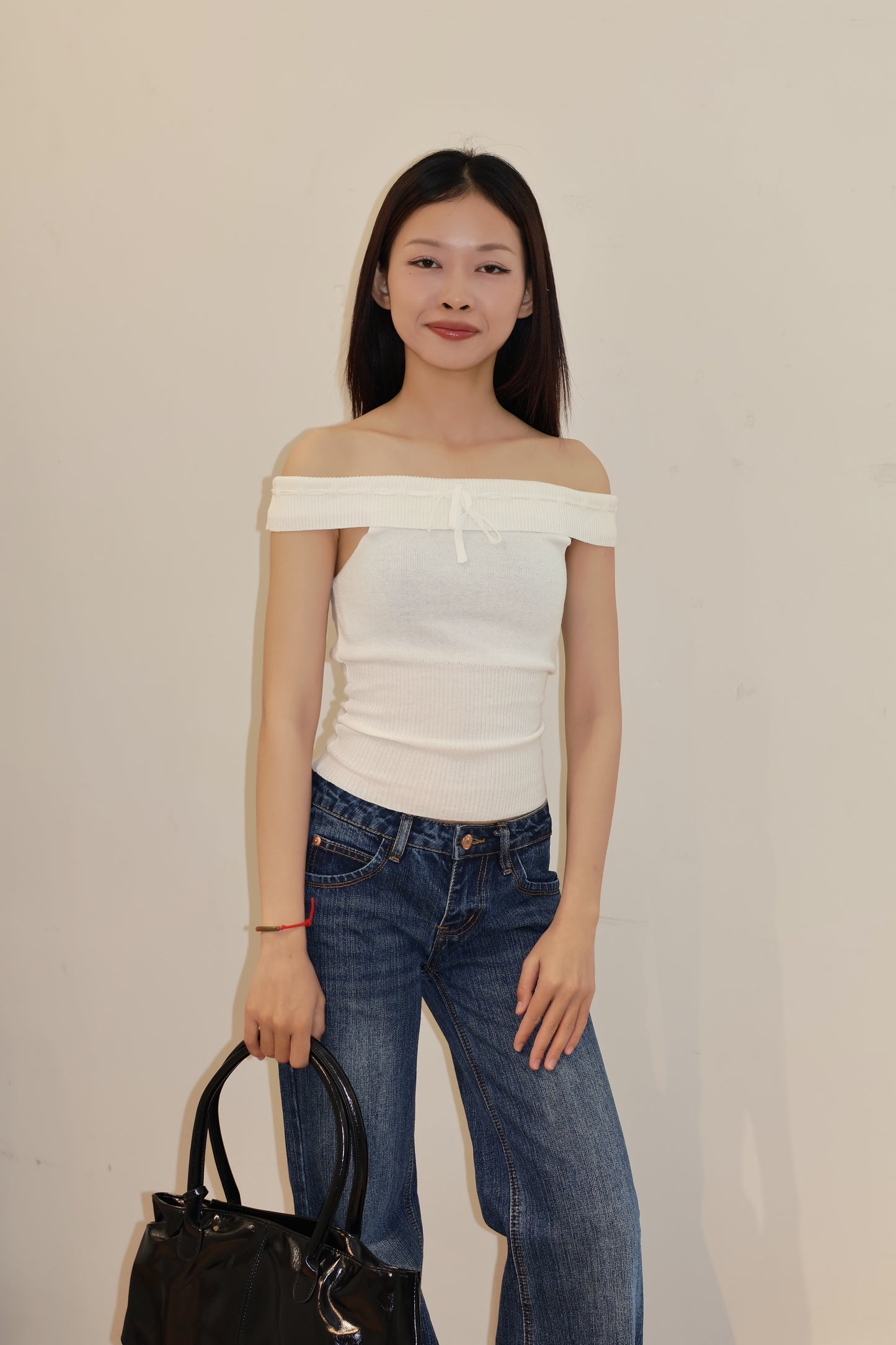 THIN WHITE KNITTED OFF SHOULDER