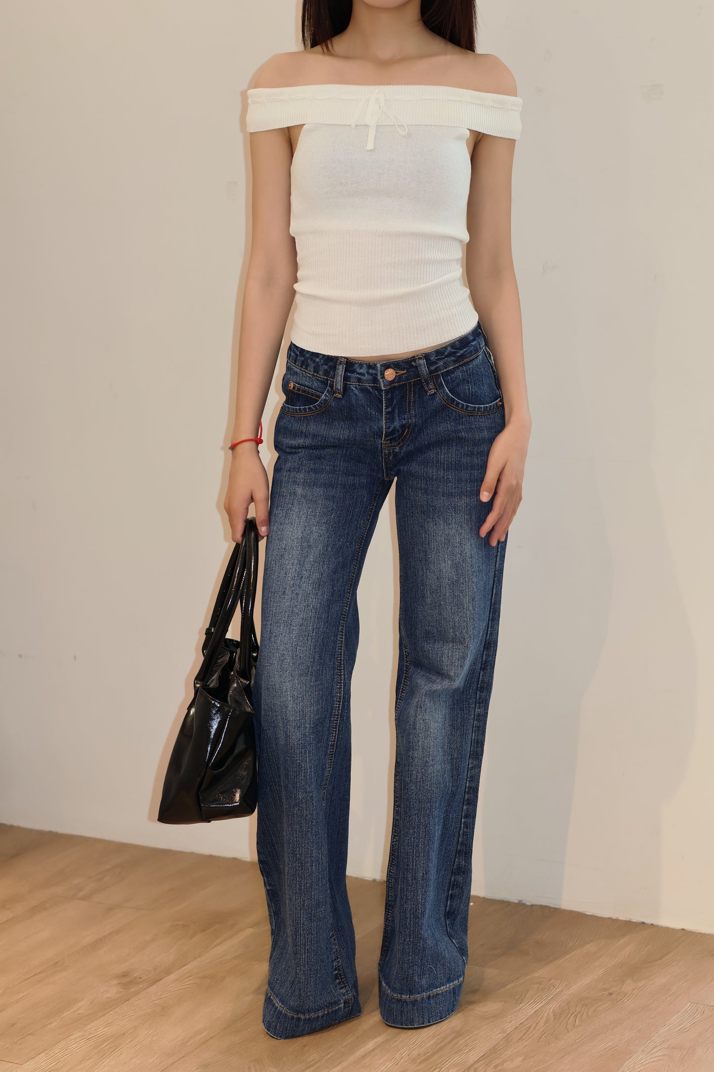 THIN WHITE KNITTED OFF SHOULDER